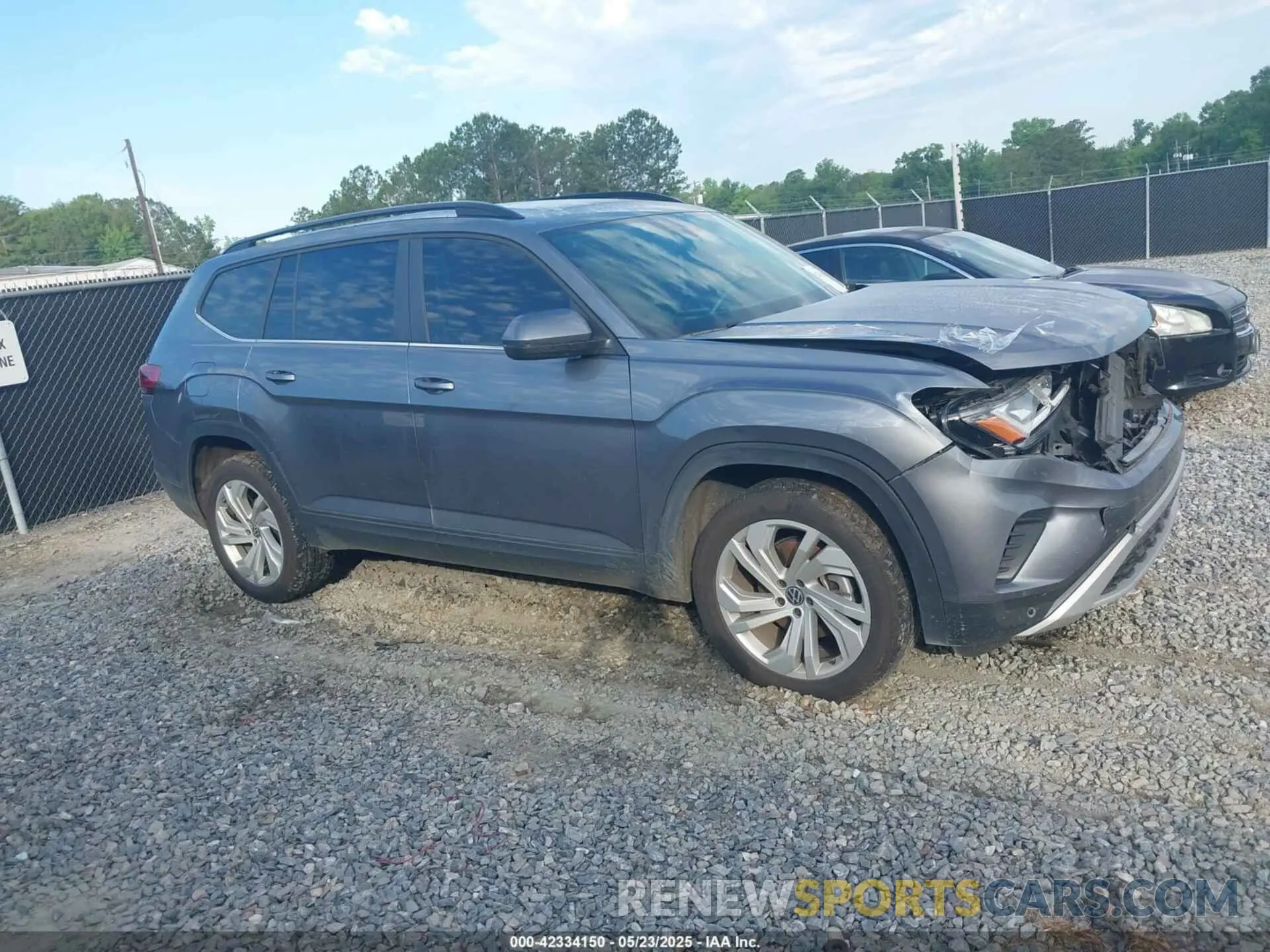 13 Photograph of a damaged car 1V2JR2CA6NC518824 VOLKSWAGEN ATLAS 2022