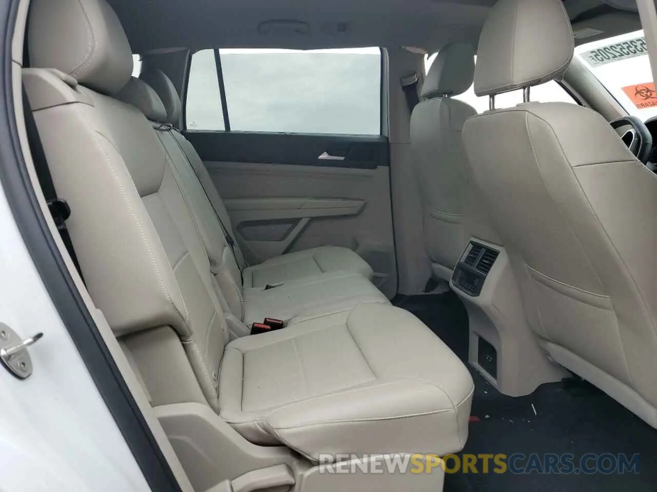 11 Photograph of a damaged car 1V2JR2CA6NC544260 VOLKSWAGEN ATLAS 2022