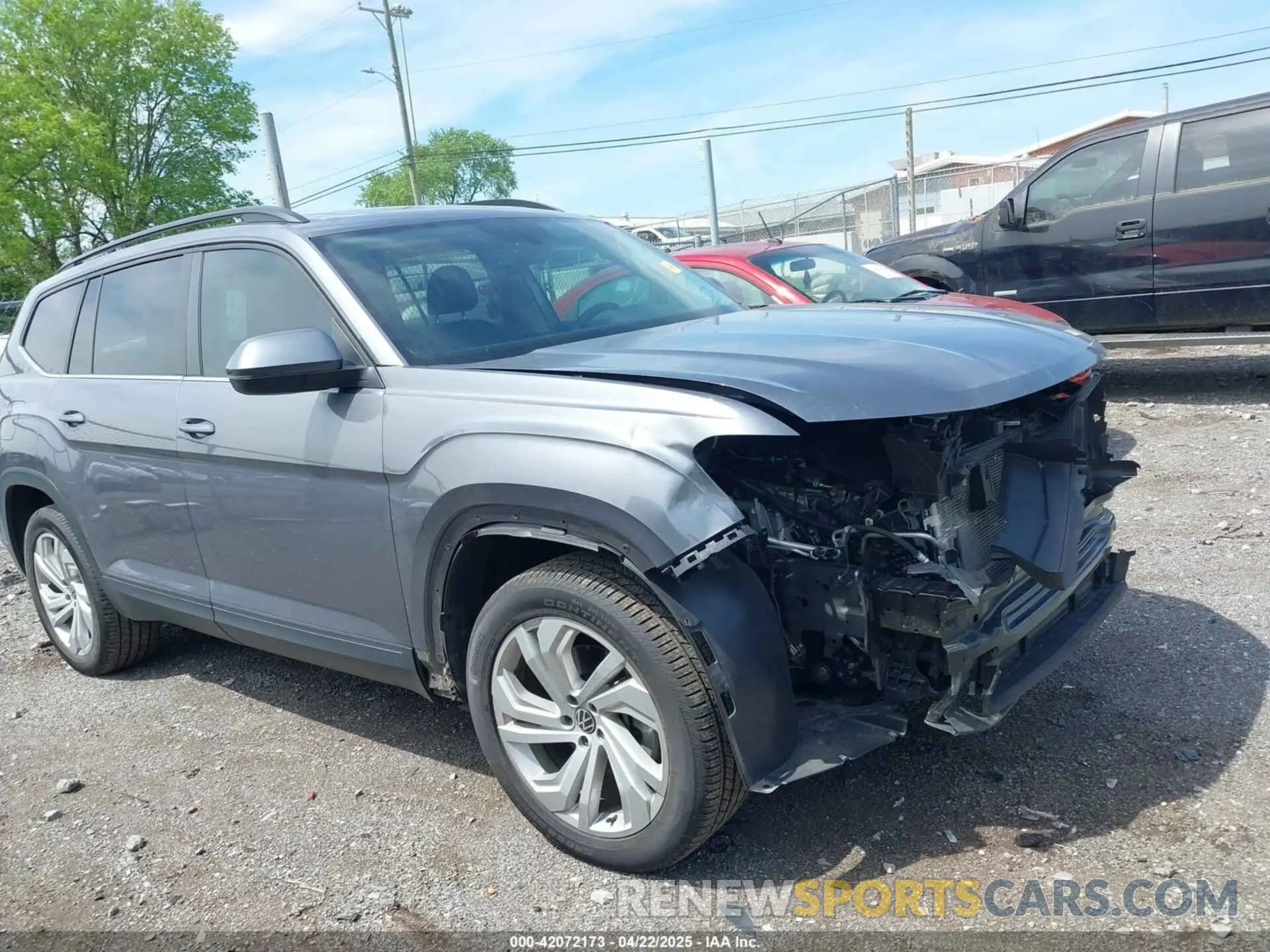 13 Photograph of a damaged car 1V2JR2CA7NC523045 VOLKSWAGEN ATLAS 2022