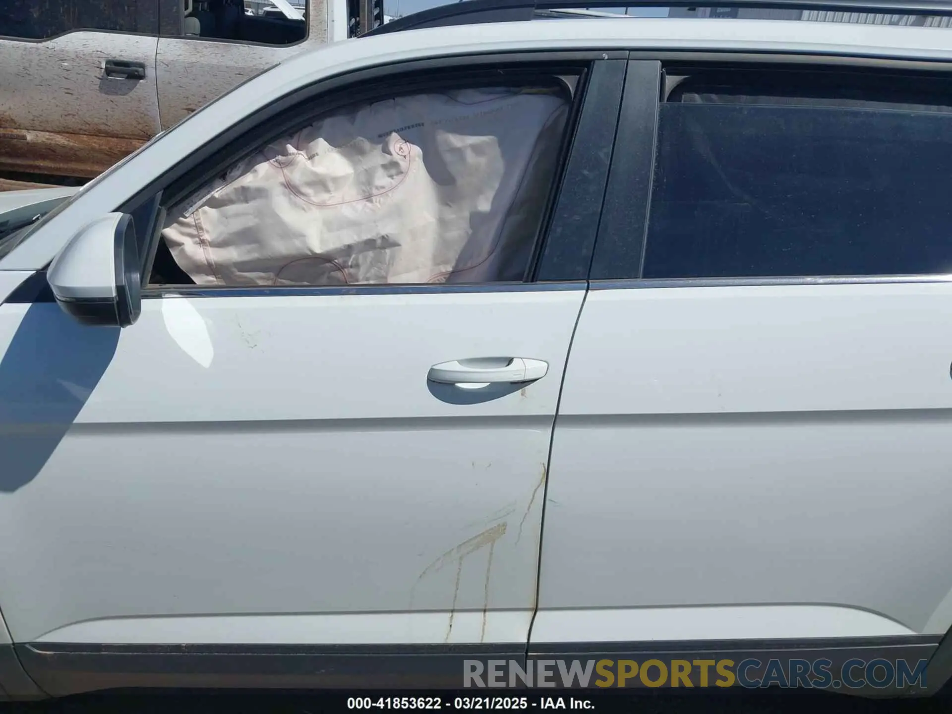 14 Photograph of a damaged car 1V2JR2CA9NC542633 VOLKSWAGEN ATLAS 2022