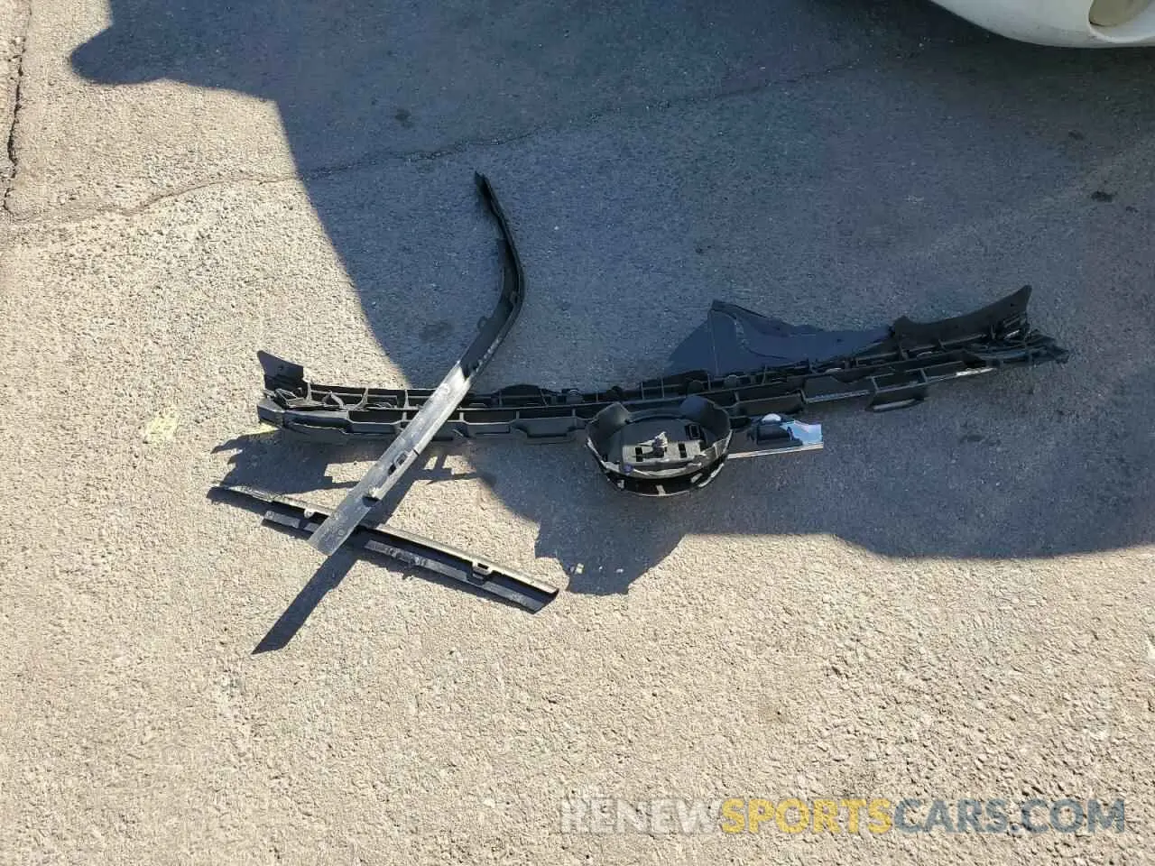 13 Photograph of a damaged car 1V2KE2CA3NC230226 VOLKSWAGEN ATLAS 2022