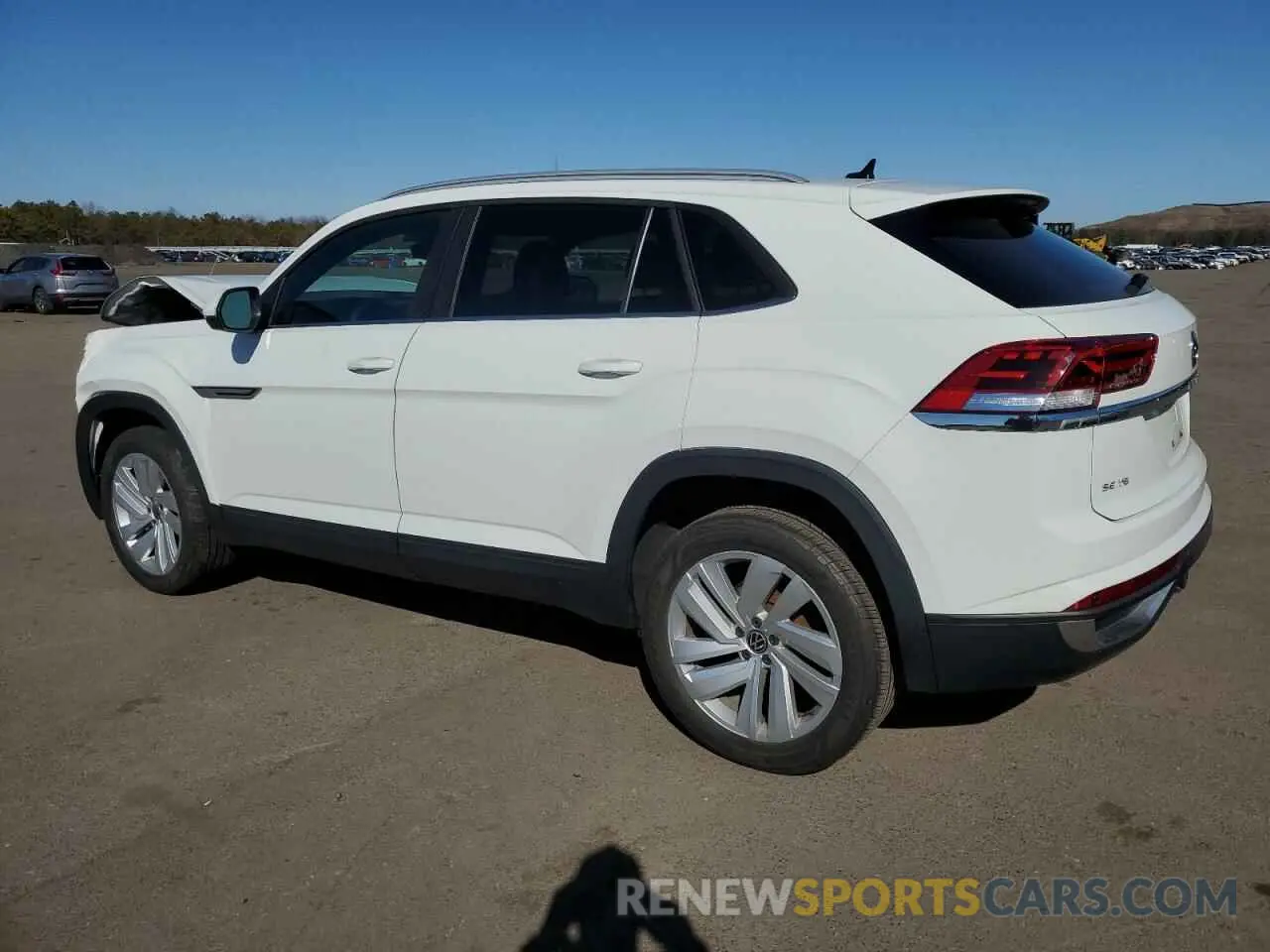 2 Photograph of a damaged car 1V2KE2CA3NC230226 VOLKSWAGEN ATLAS 2022