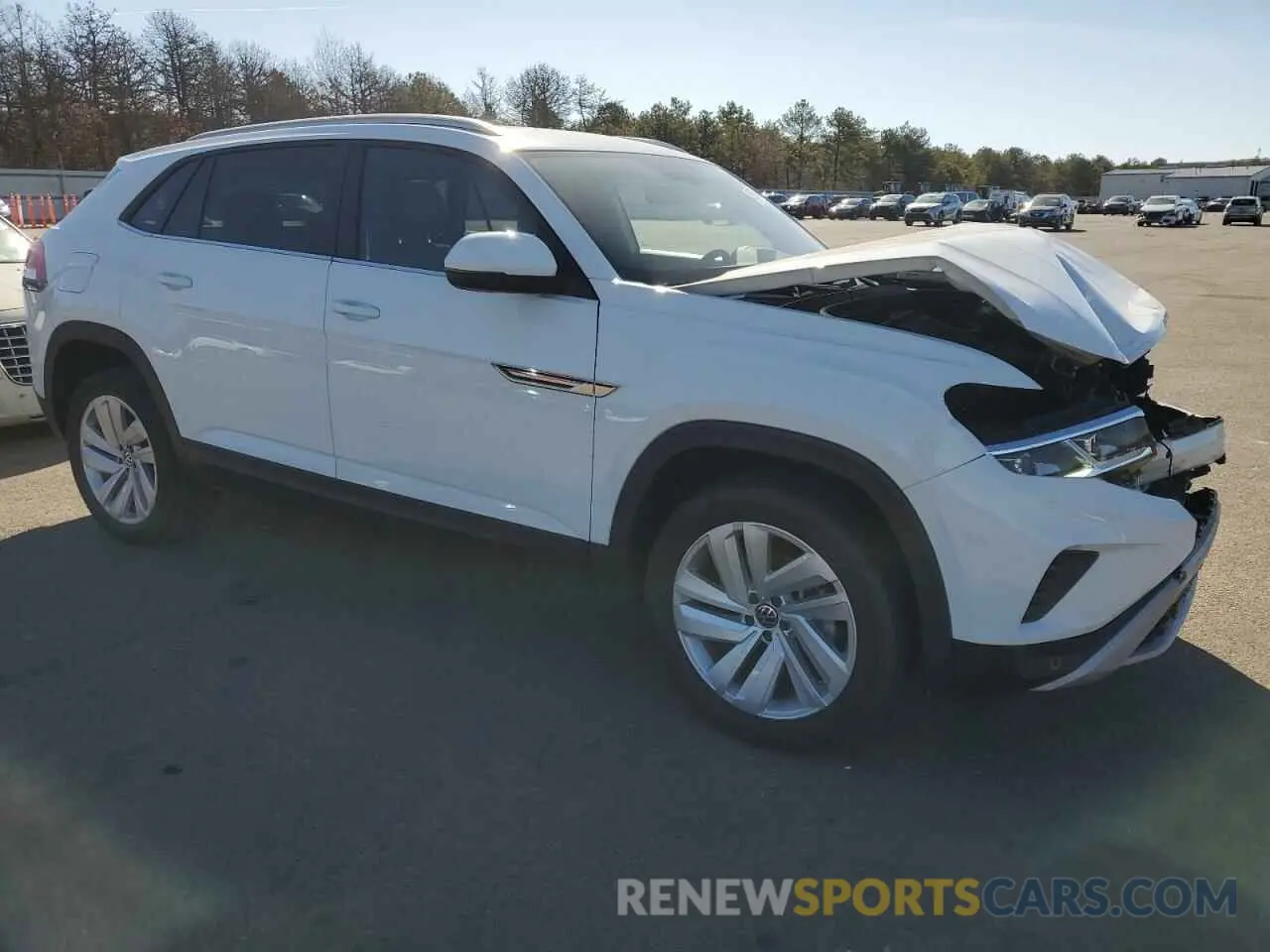 4 Photograph of a damaged car 1V2KE2CA3NC230226 VOLKSWAGEN ATLAS 2022