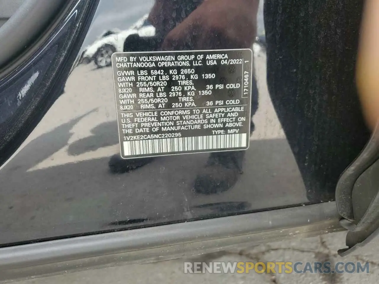 13 Photograph of a damaged car 1V2KE2CA5NC220295 VOLKSWAGEN ATLAS 2022