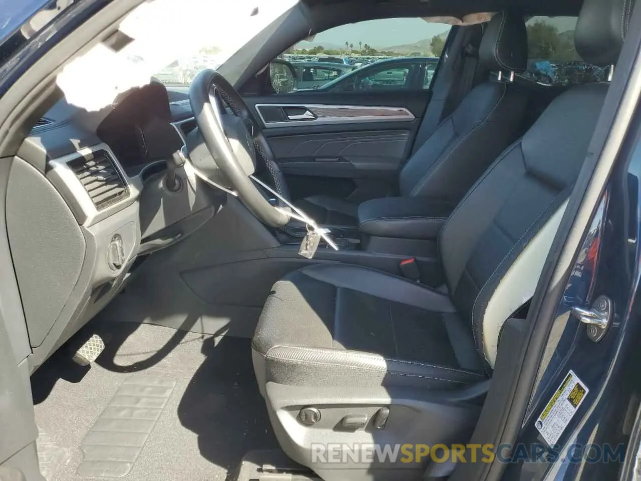 7 Photograph of a damaged car 1V2KE2CA7NC226549 VOLKSWAGEN ATLAS 2022