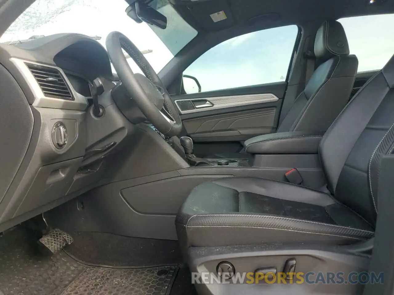 7 Photograph of a damaged car 1V2KE2CA8NC223479 VOLKSWAGEN ATLAS 2022
