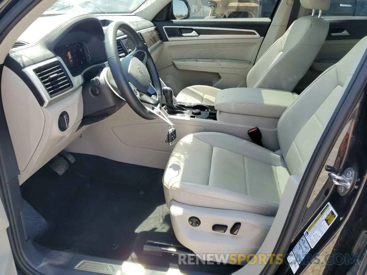 7 Photograph of a damaged car 1V2KP2CA1NC508230 VOLKSWAGEN ATLAS 2022