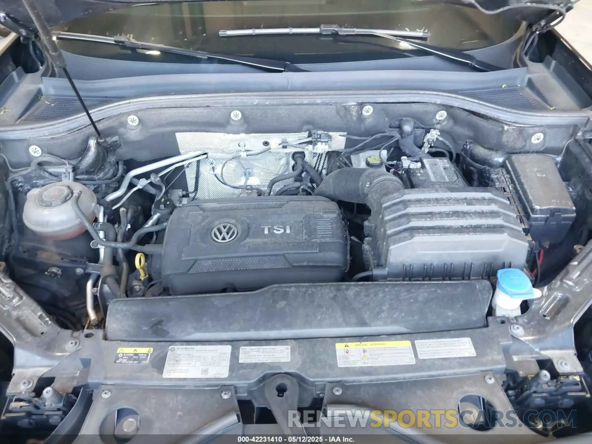 10 Photograph of a damaged car 1V2KP2CA5NC509929 VOLKSWAGEN ATLAS 2022