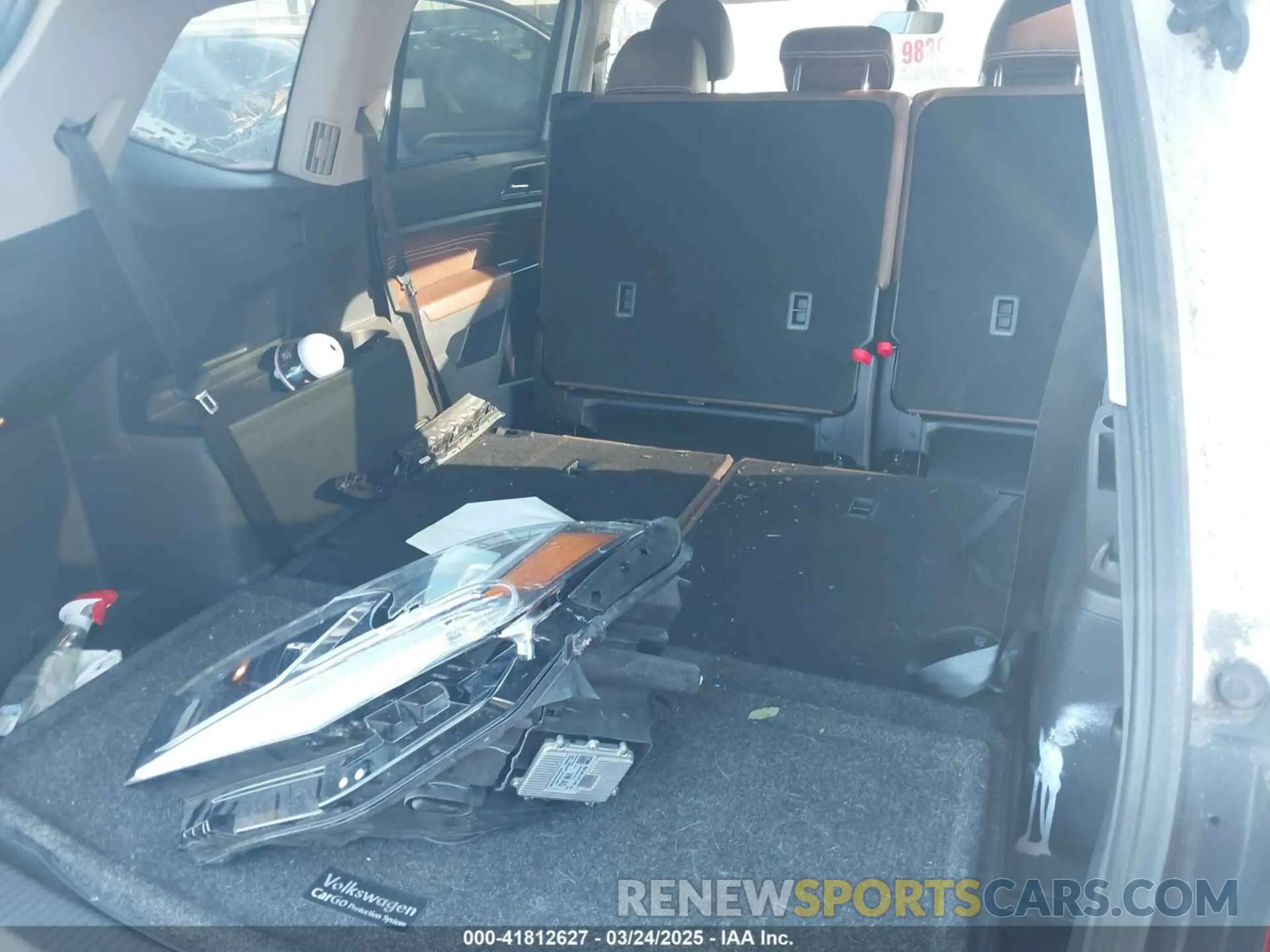 18 Photograph of a damaged car 1V2KP2CA6NC517277 VOLKSWAGEN ATLAS 2022