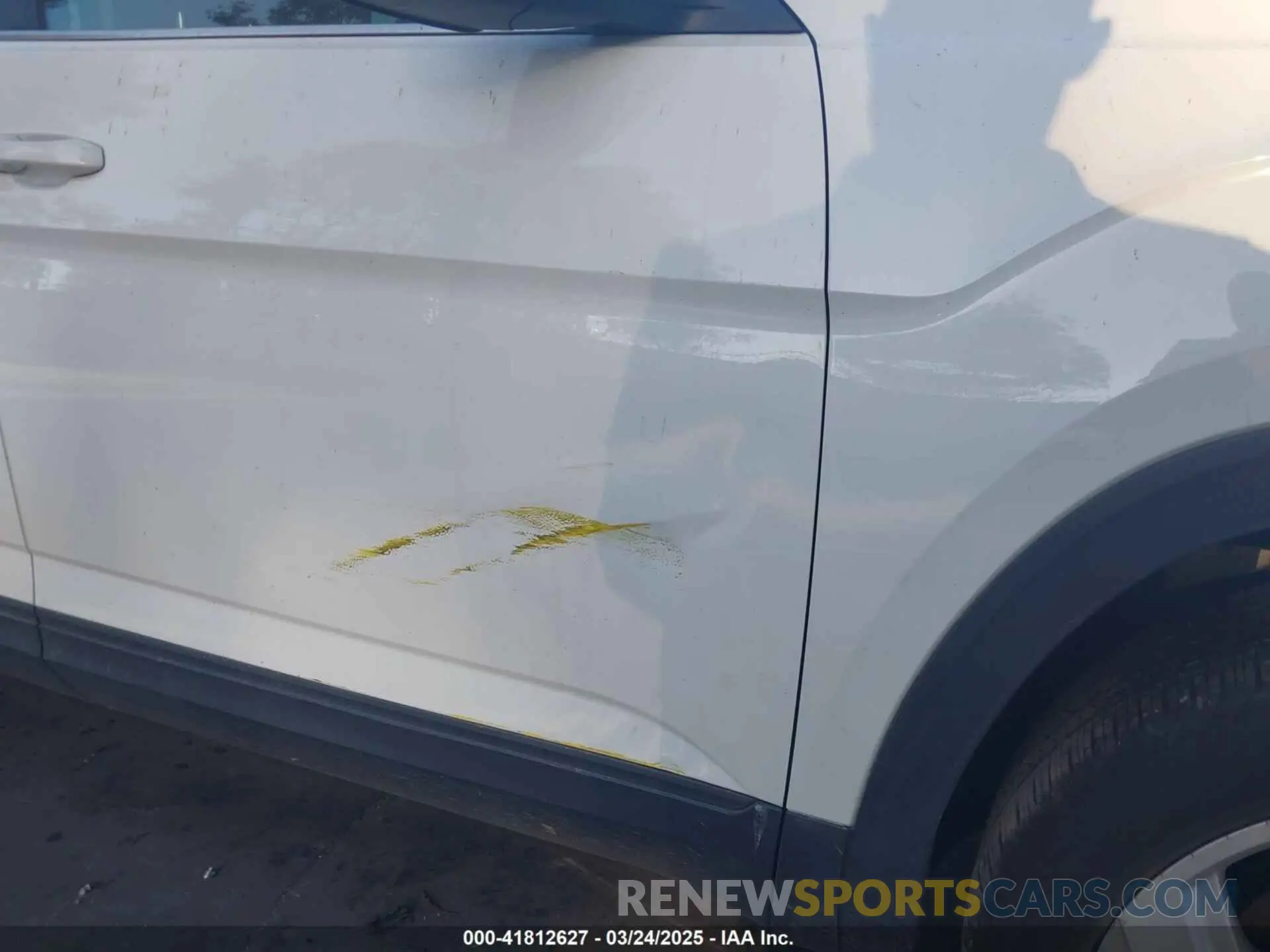 21 Photograph of a damaged car 1V2KP2CA6NC517277 VOLKSWAGEN ATLAS 2022
