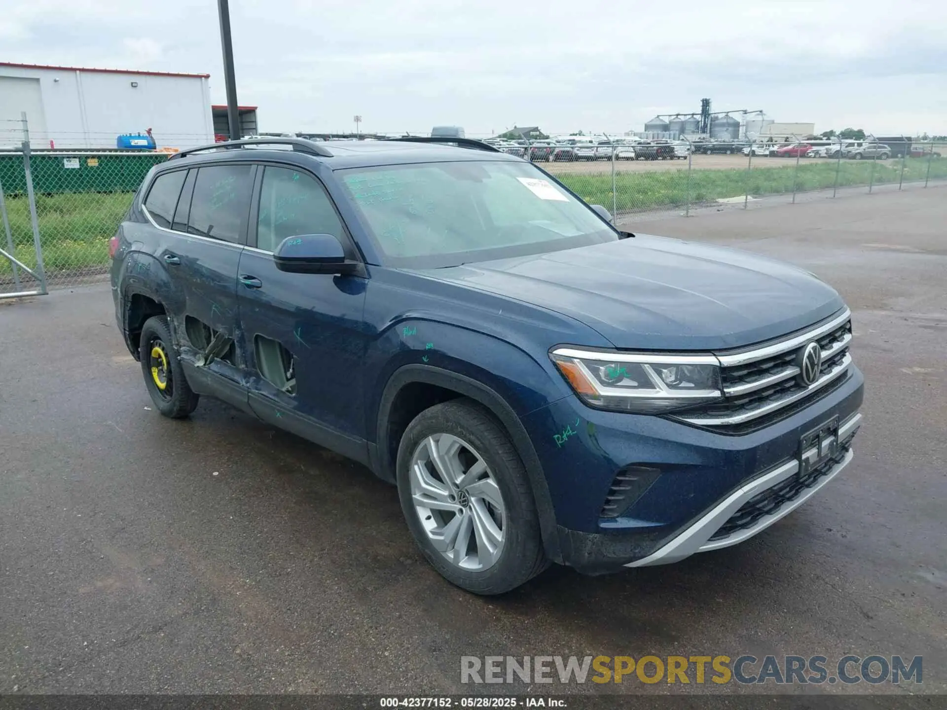 1 Photograph of a damaged car 1V2KR2CA0NC507709 VOLKSWAGEN ATLAS 2022