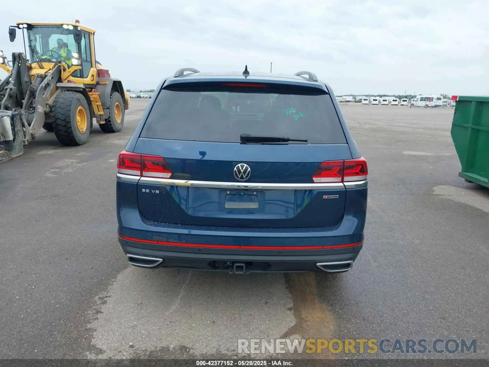17 Photograph of a damaged car 1V2KR2CA0NC507709 VOLKSWAGEN ATLAS 2022