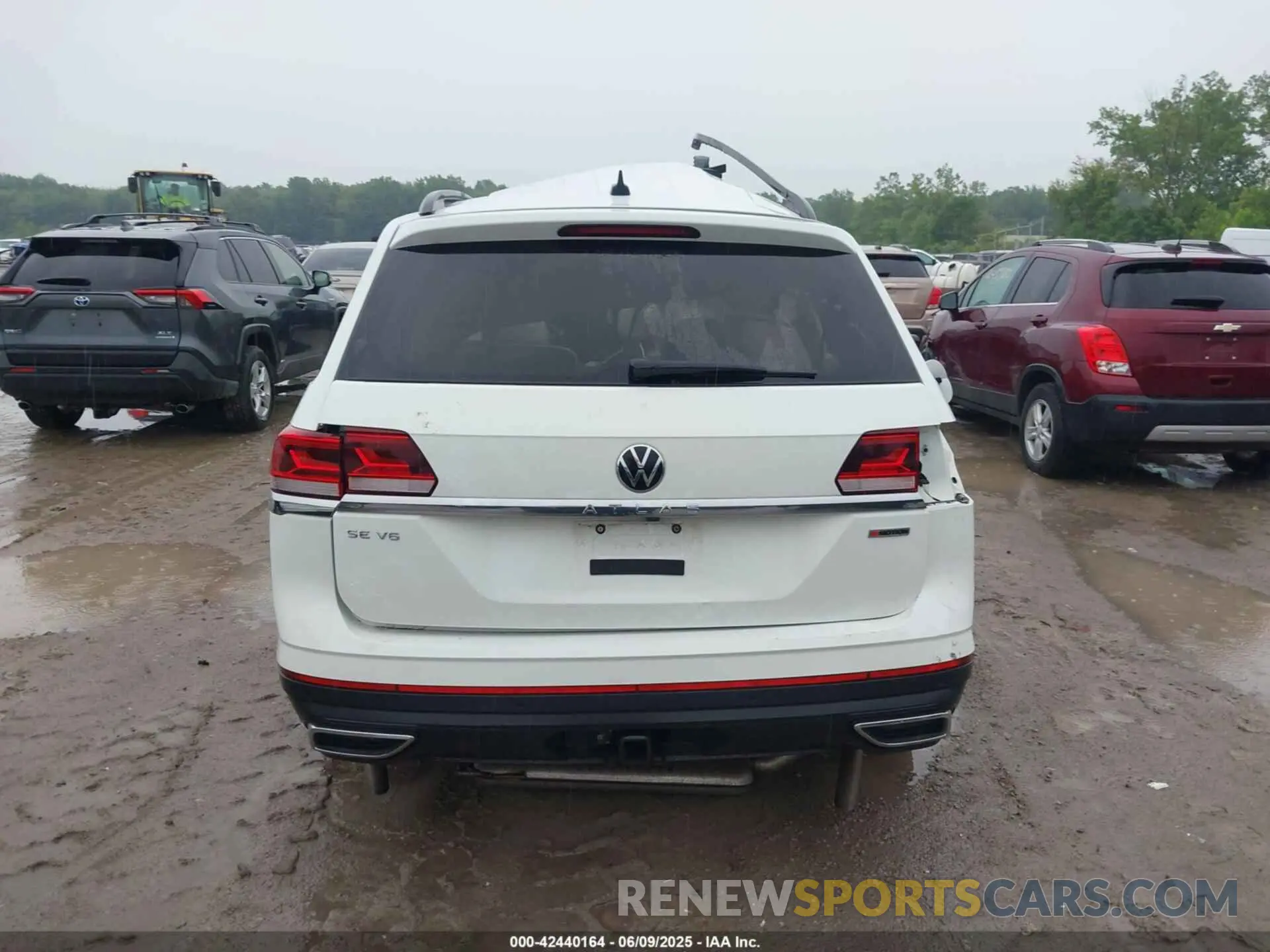 15 Photograph of a damaged car 1V2KR2CA0NC509427 VOLKSWAGEN ATLAS 2022