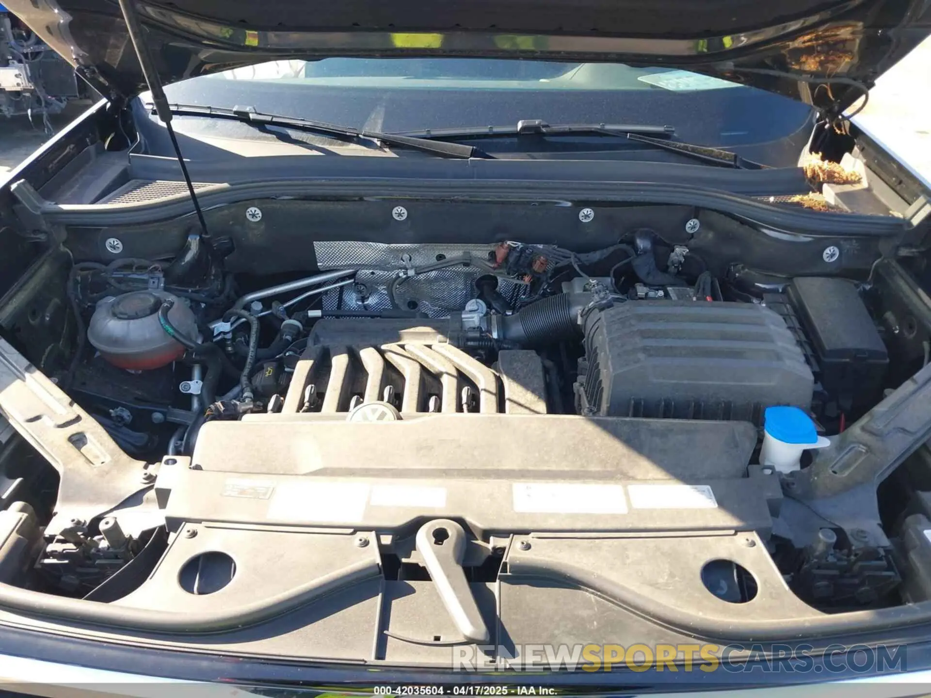 10 Photograph of a damaged car 1V2KR2CA0NC564914 VOLKSWAGEN ATLAS 2022