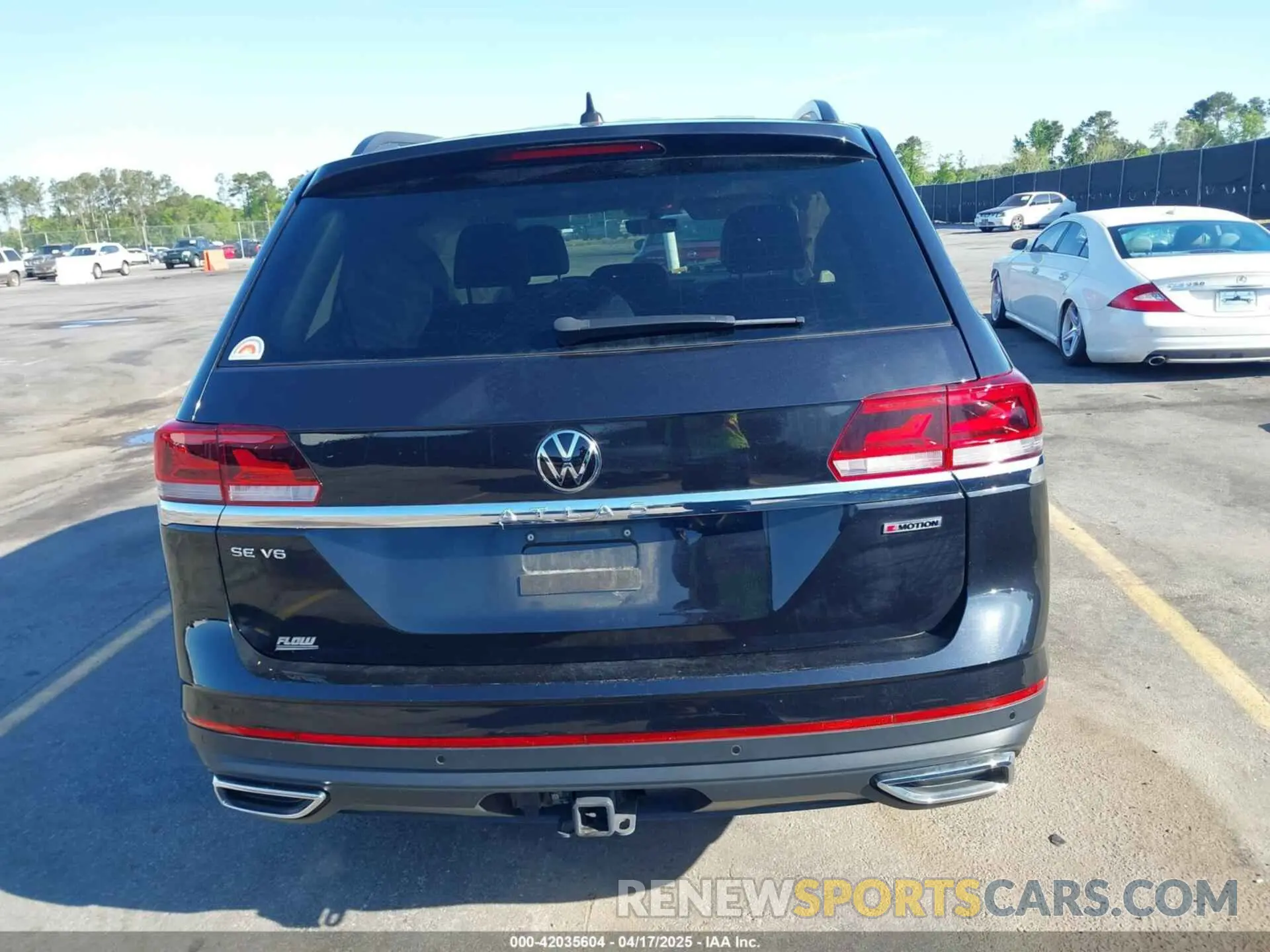16 Photograph of a damaged car 1V2KR2CA0NC564914 VOLKSWAGEN ATLAS 2022