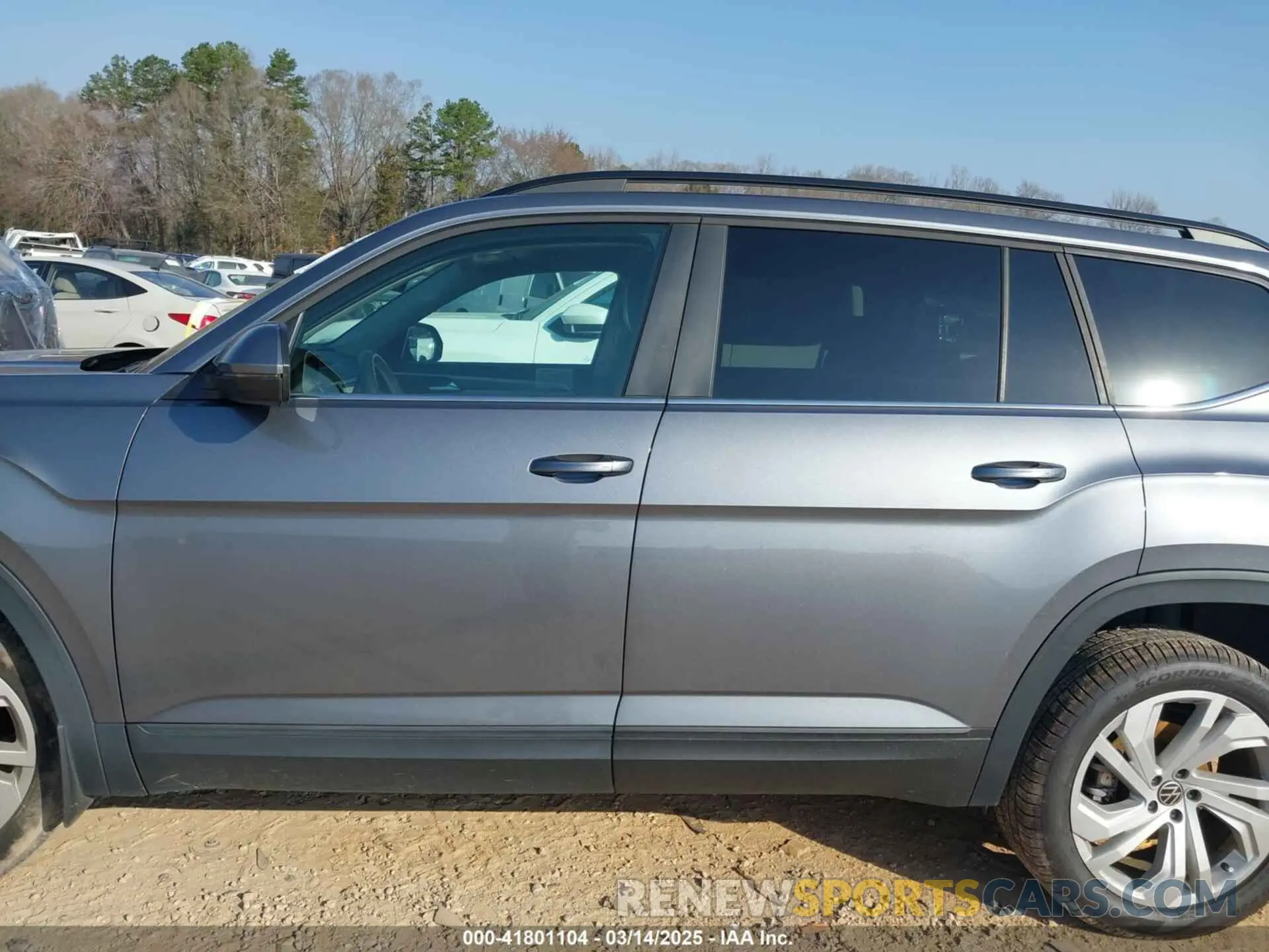 14 Photograph of a damaged car 1V2KR2CA1NC507850 VOLKSWAGEN ATLAS 2022