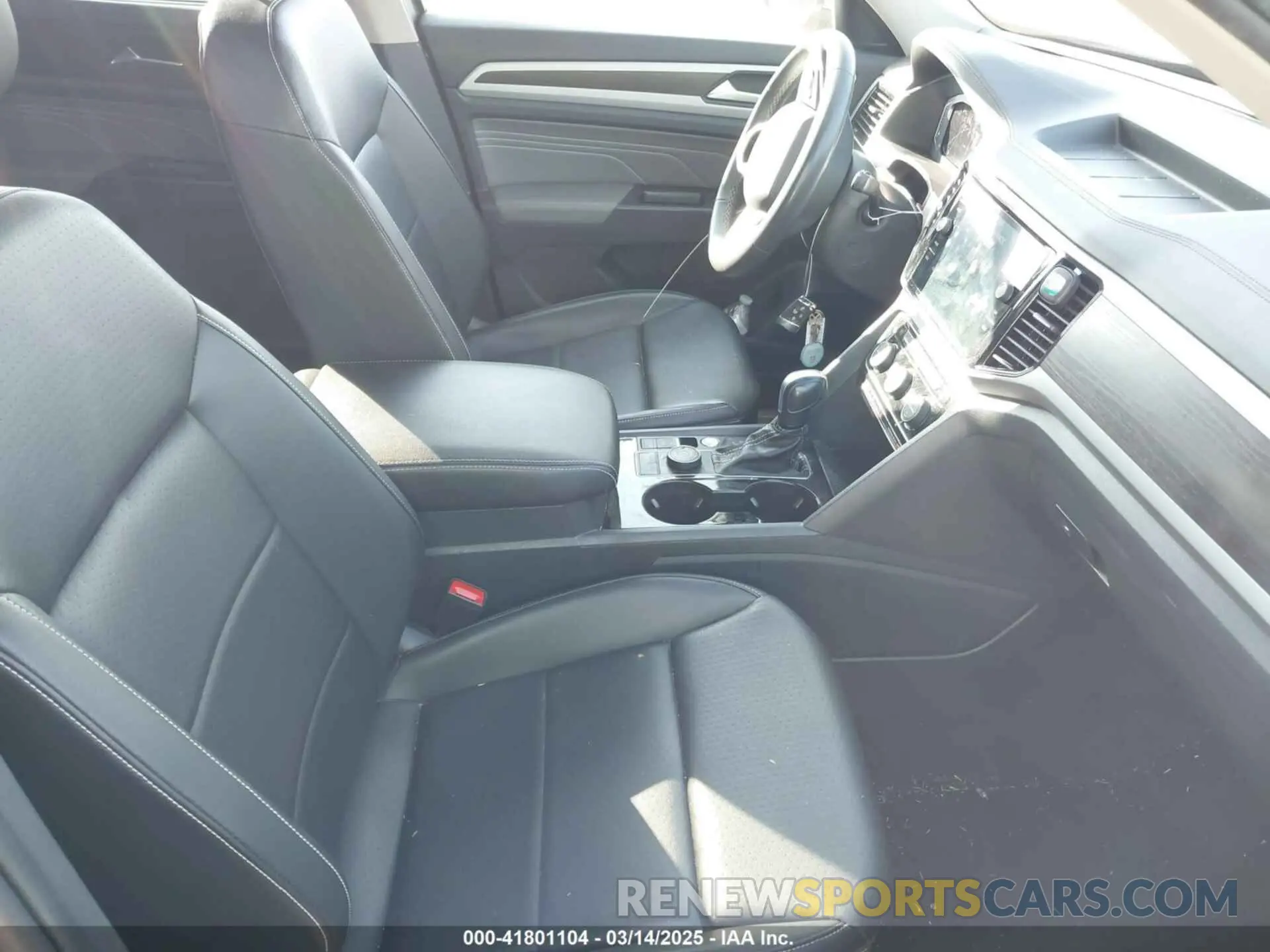 5 Photograph of a damaged car 1V2KR2CA1NC507850 VOLKSWAGEN ATLAS 2022