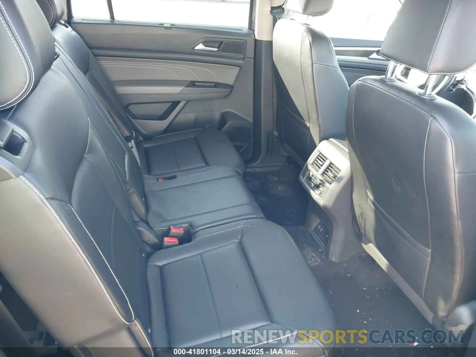8 Photograph of a damaged car 1V2KR2CA1NC507850 VOLKSWAGEN ATLAS 2022