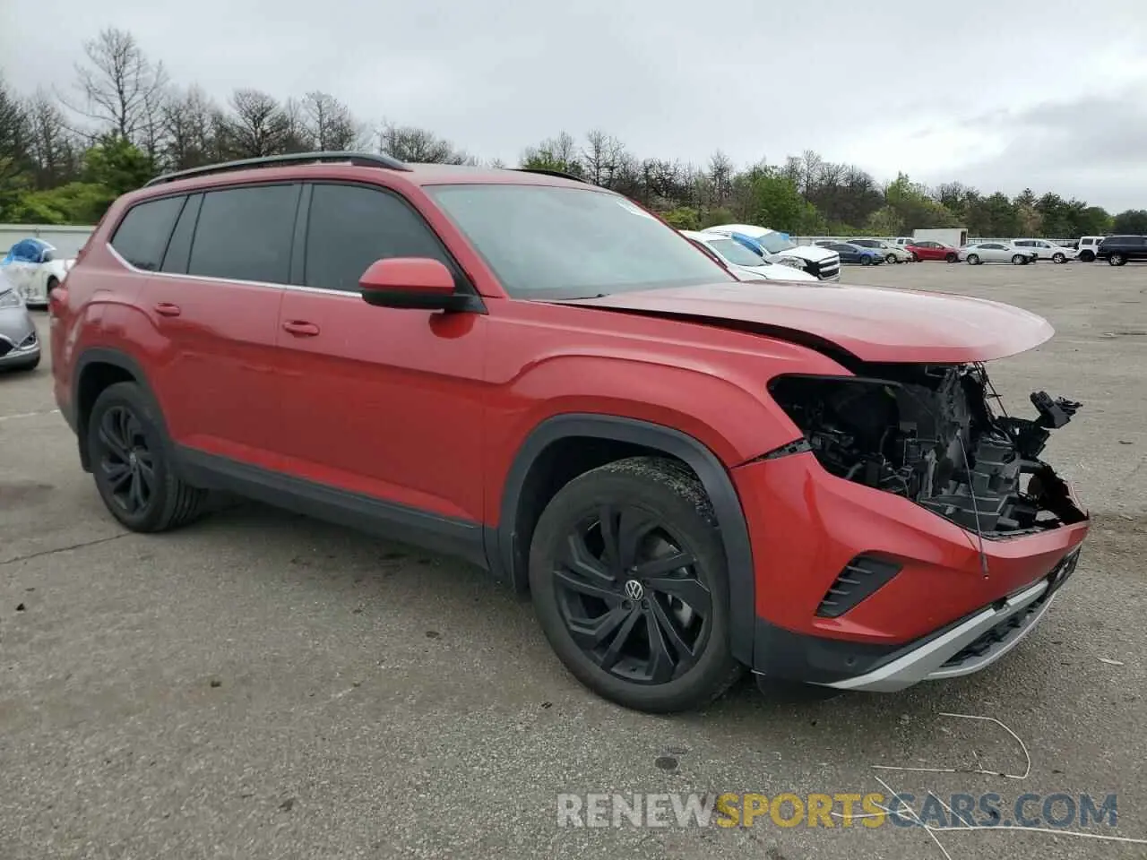 4 Photograph of a damaged car 1V2KR2CA1NC553632 VOLKSWAGEN ATLAS 2022