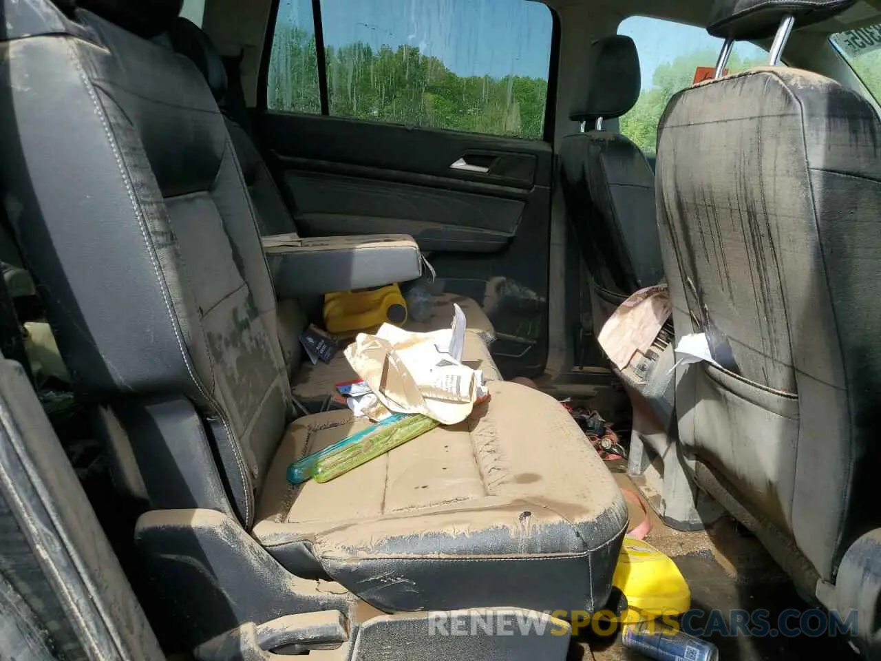 11 Photograph of a damaged car 1V2KR2CA2NC523832 VOLKSWAGEN ATLAS 2022