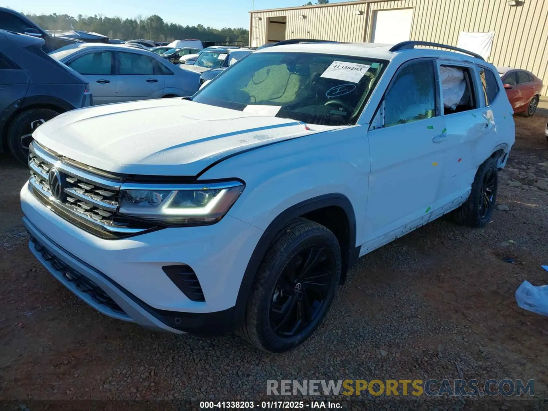 2 Photograph of a damaged car 1V2KR2CA2NC546401 VOLKSWAGEN ATLAS 2022
