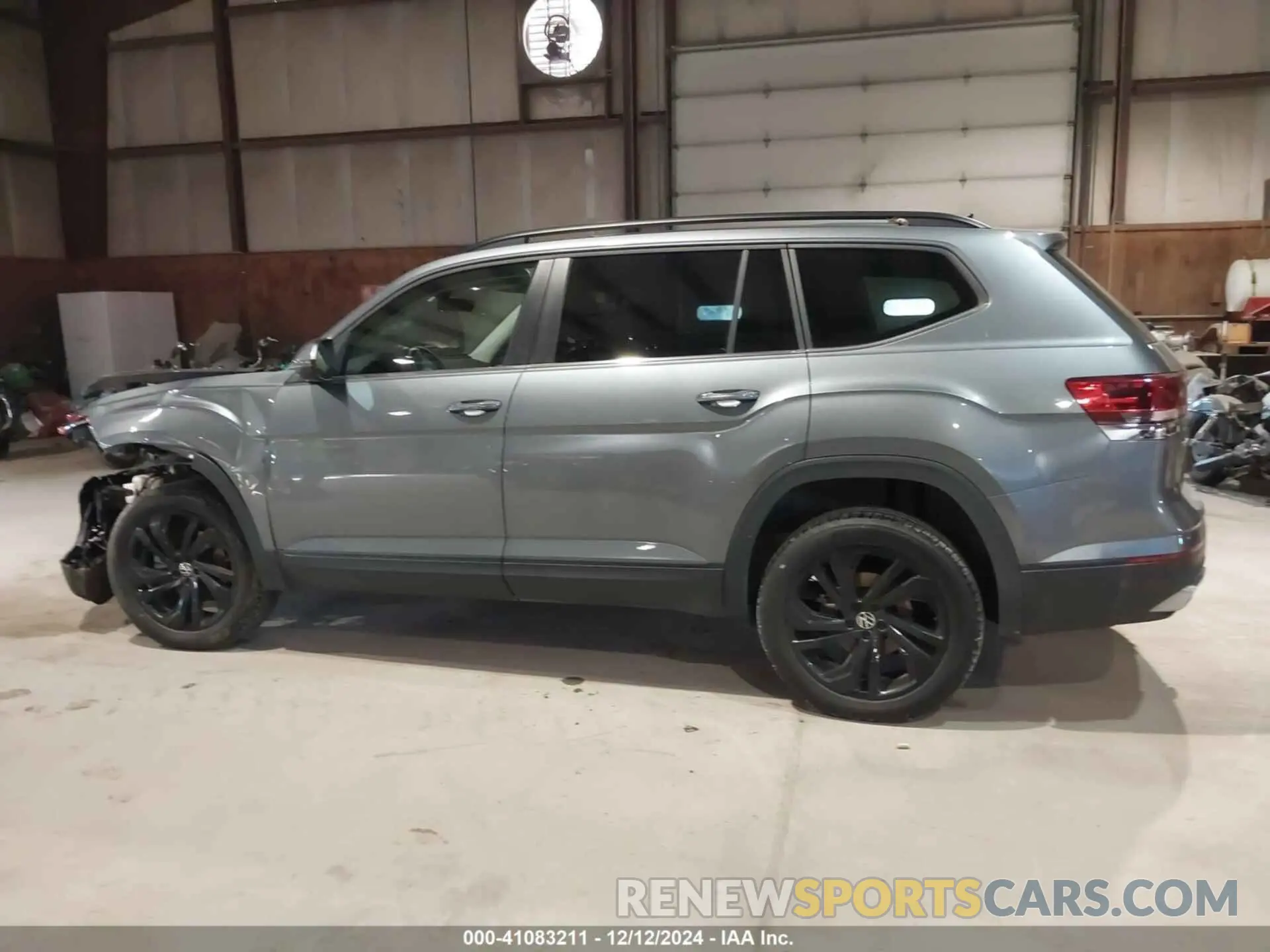 15 Photograph of a damaged car 1V2KR2CA2NC549881 VOLKSWAGEN ATLAS 2022