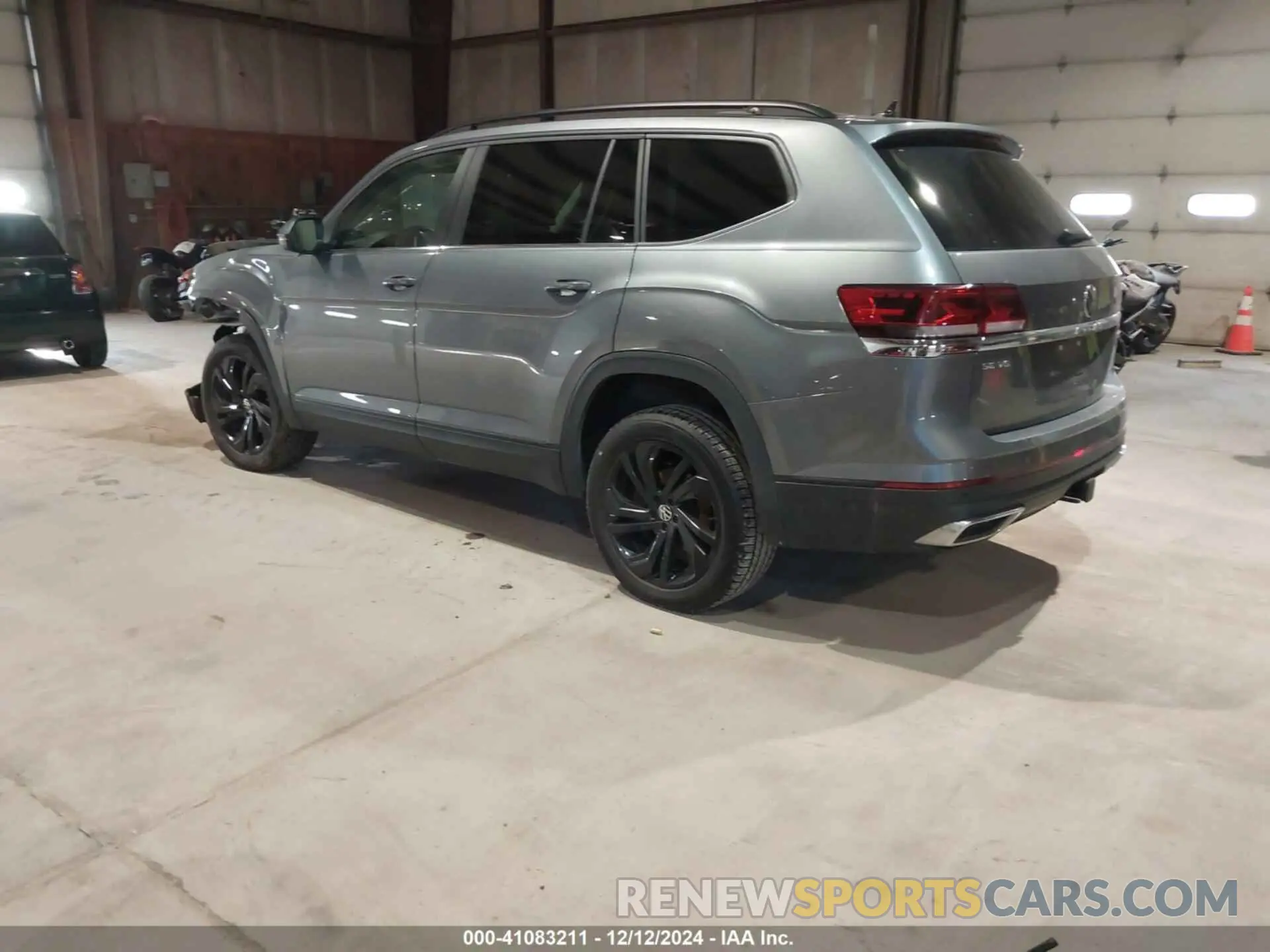 3 Photograph of a damaged car 1V2KR2CA2NC549881 VOLKSWAGEN ATLAS 2022
