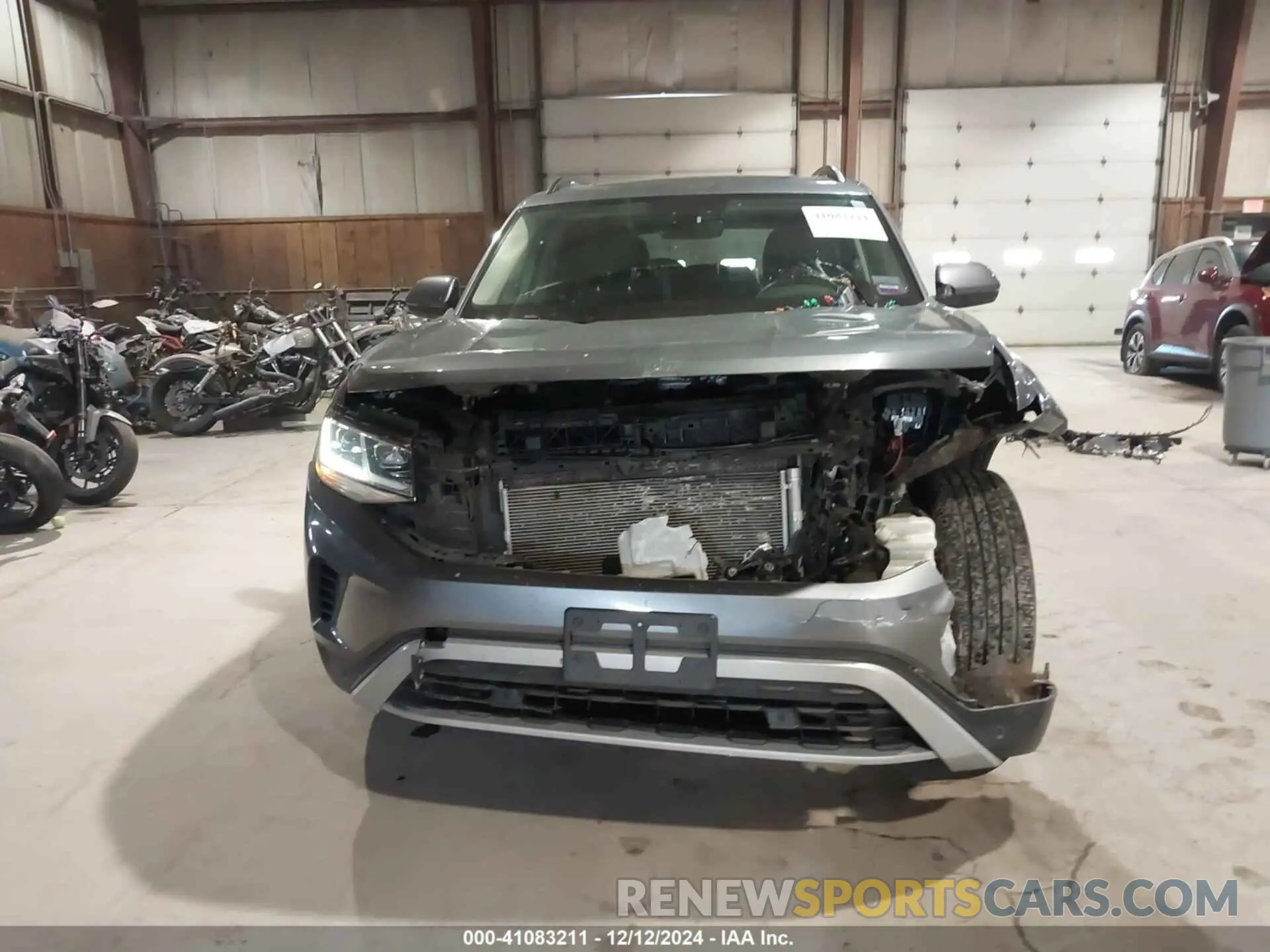 6 Photograph of a damaged car 1V2KR2CA2NC549881 VOLKSWAGEN ATLAS 2022