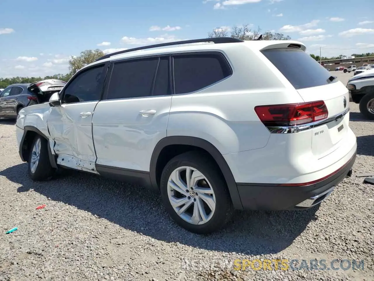 2 Photograph of a damaged car 1V2KR2CA2NC553123 VOLKSWAGEN ATLAS 2022
