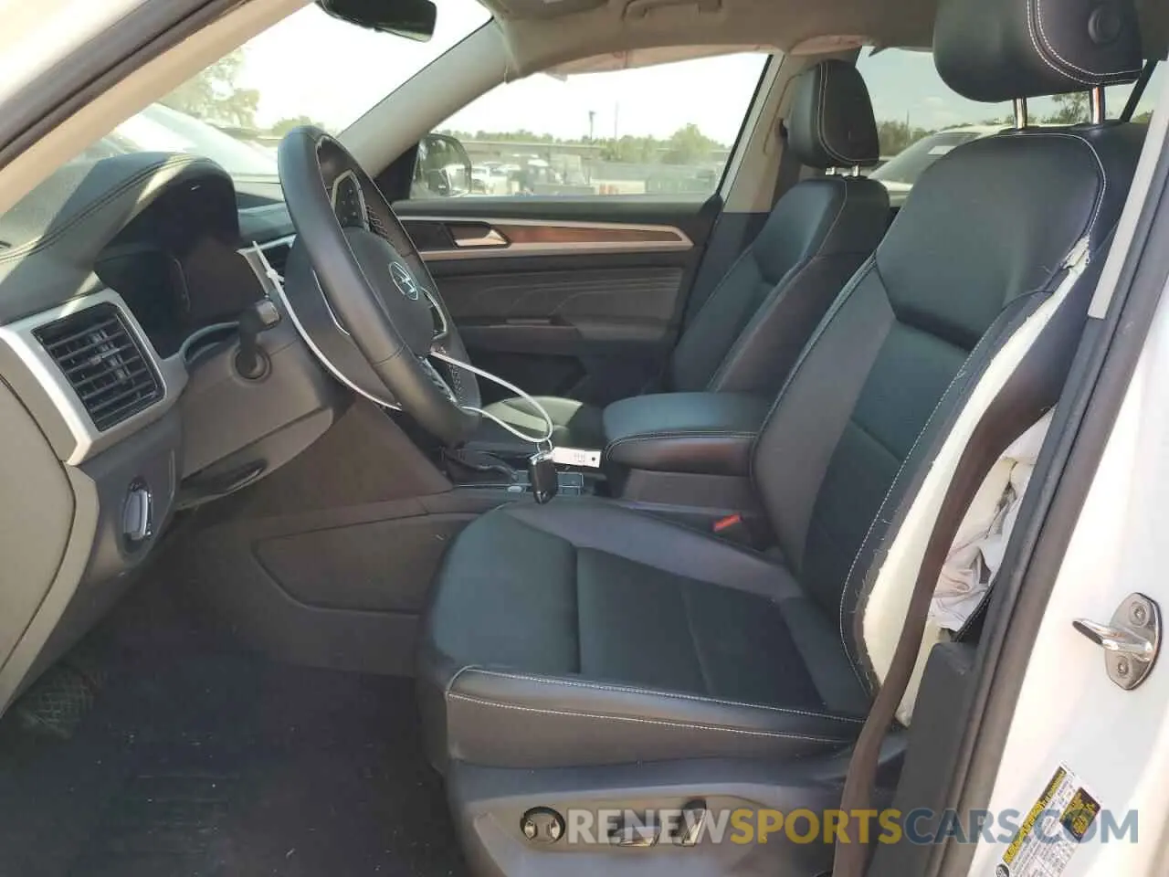 7 Photograph of a damaged car 1V2KR2CA2NC553123 VOLKSWAGEN ATLAS 2022