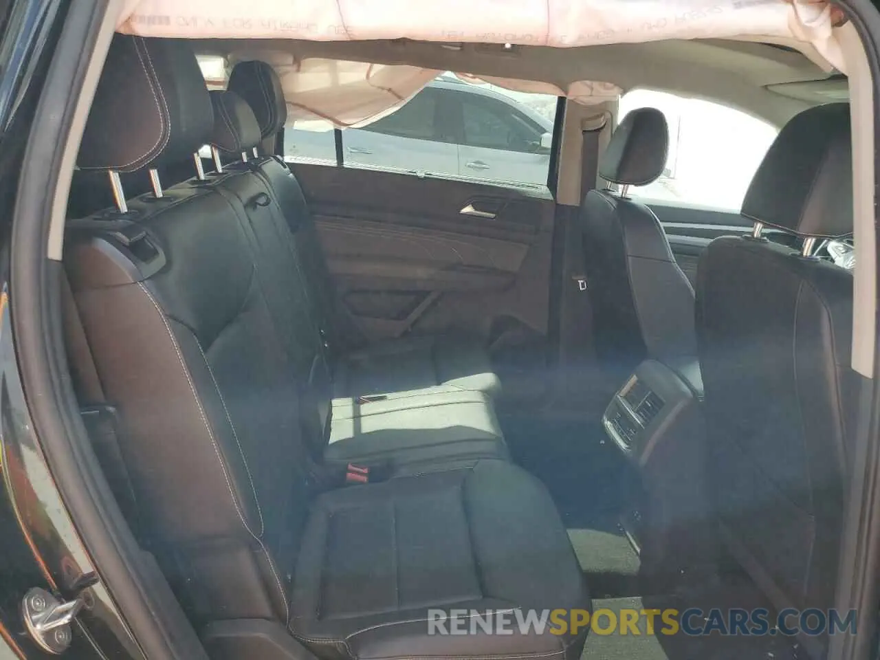 11 Photograph of a damaged car 1V2KR2CA3NC539926 VOLKSWAGEN ATLAS 2022