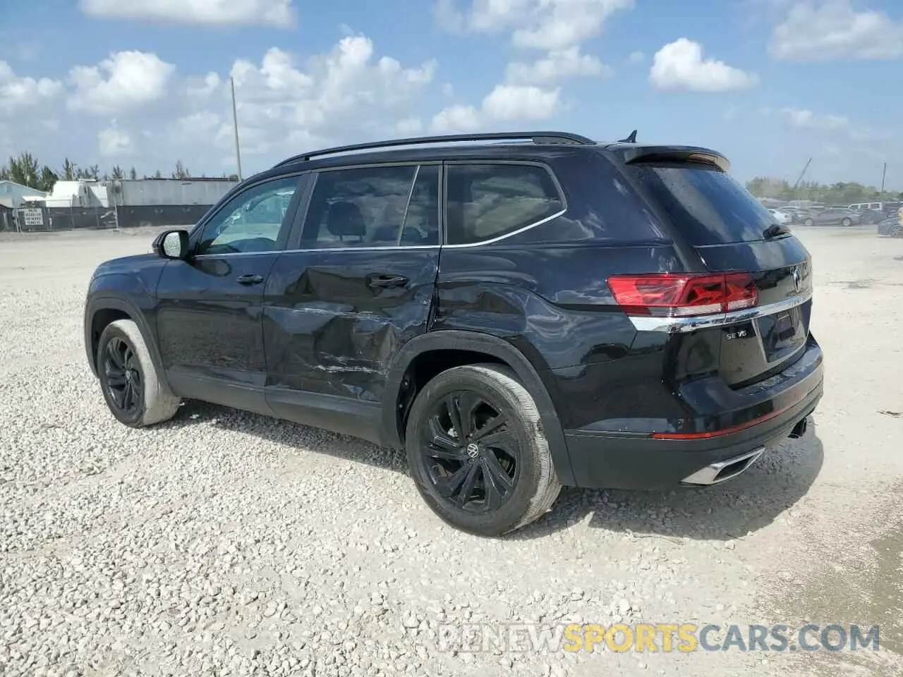 2 Photograph of a damaged car 1V2KR2CA3NC539926 VOLKSWAGEN ATLAS 2022