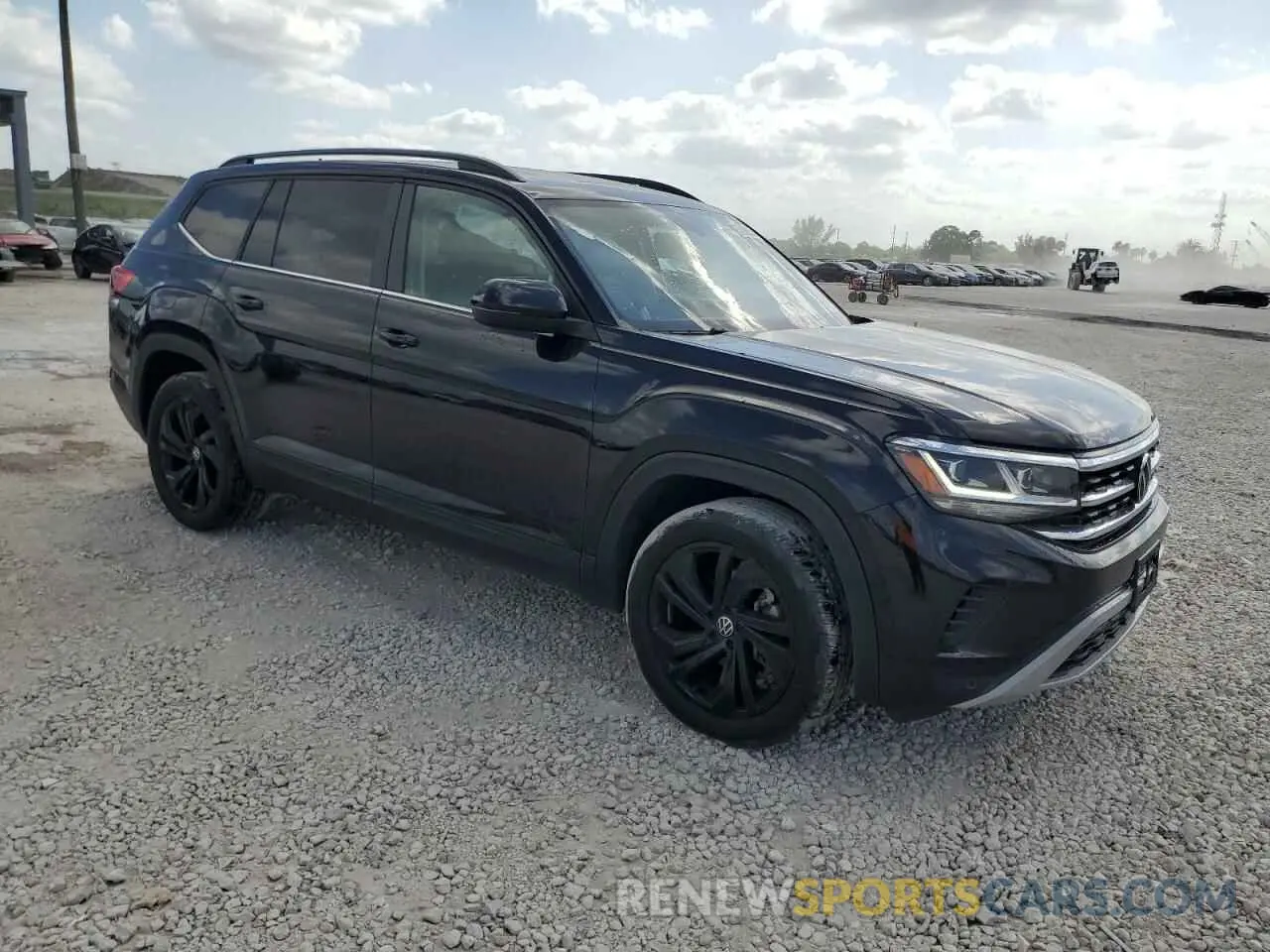 4 Photograph of a damaged car 1V2KR2CA3NC539926 VOLKSWAGEN ATLAS 2022