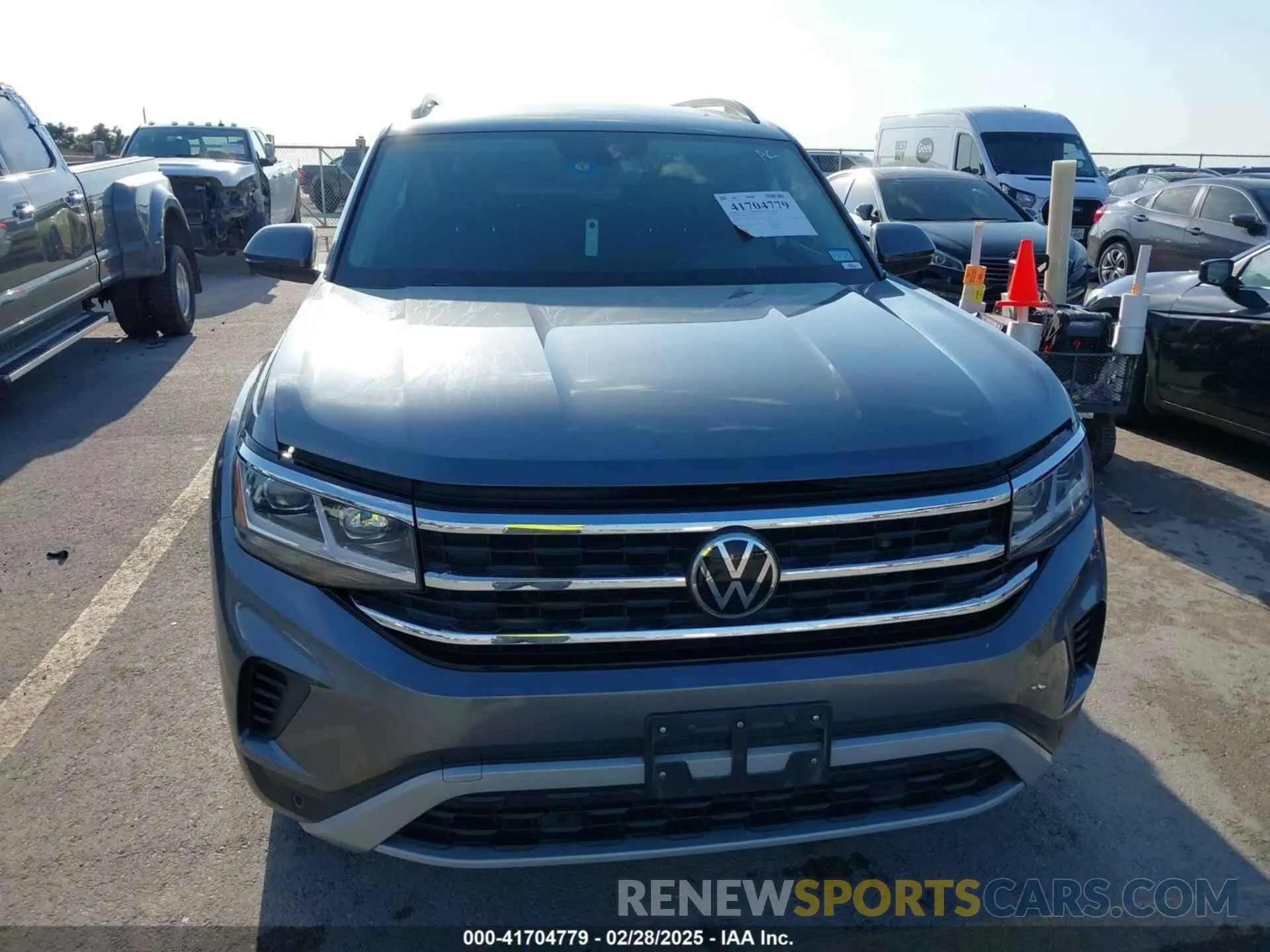12 Photograph of a damaged car 1V2KR2CA5NC507639 VOLKSWAGEN ATLAS 2022