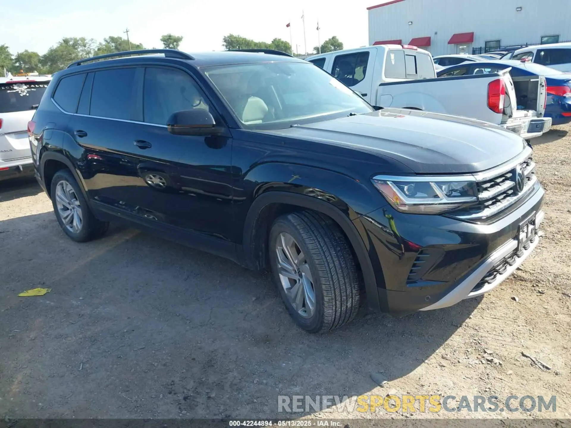 1 Photograph of a damaged car 1V2KR2CA6NC532226 VOLKSWAGEN ATLAS 2022