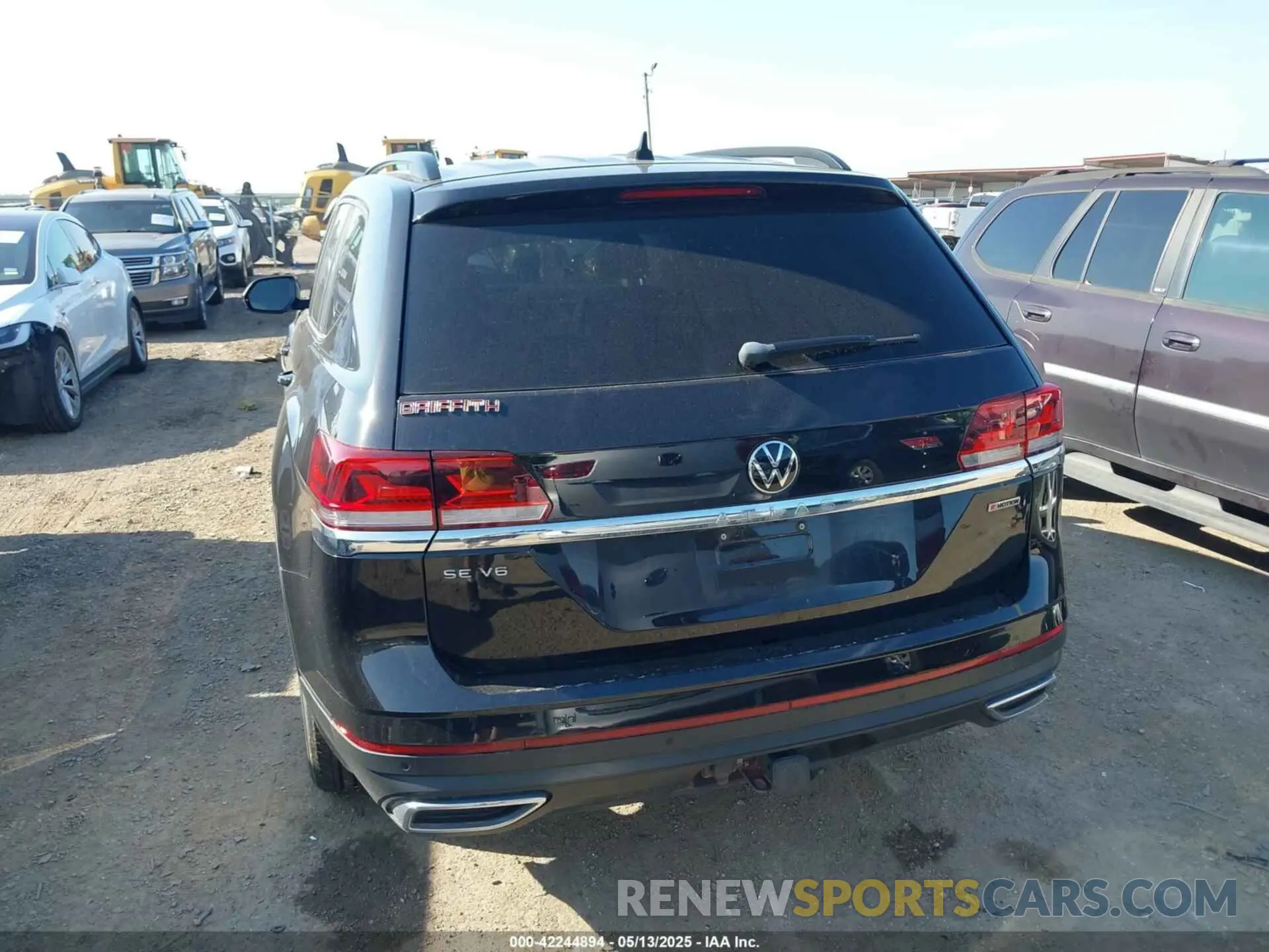 16 Photograph of a damaged car 1V2KR2CA6NC532226 VOLKSWAGEN ATLAS 2022