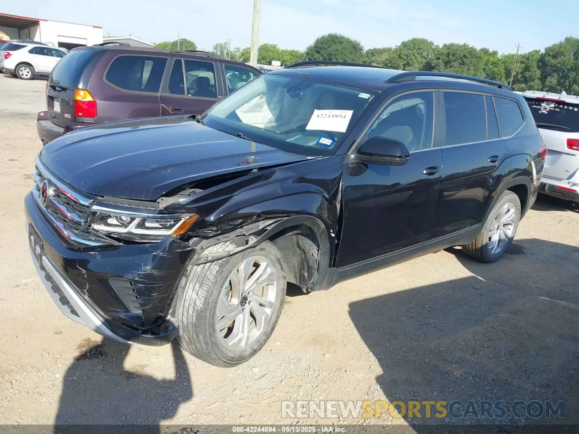 2 Photograph of a damaged car 1V2KR2CA6NC532226 VOLKSWAGEN ATLAS 2022