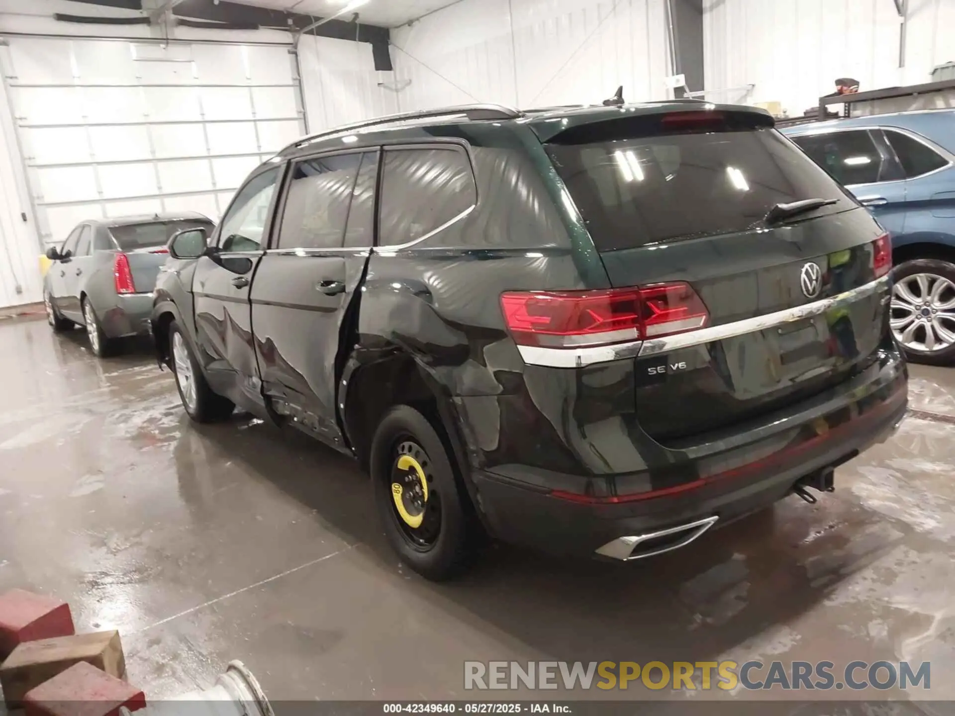 3 Photograph of a damaged car 1V2KR2CA7NC511594 VOLKSWAGEN ATLAS 2022
