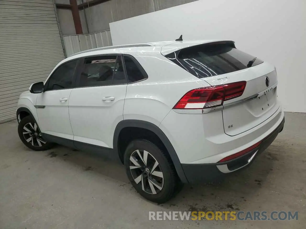 2 Photograph of a damaged car 1V2LC2CAXNC227494 VOLKSWAGEN ATLAS 2022
