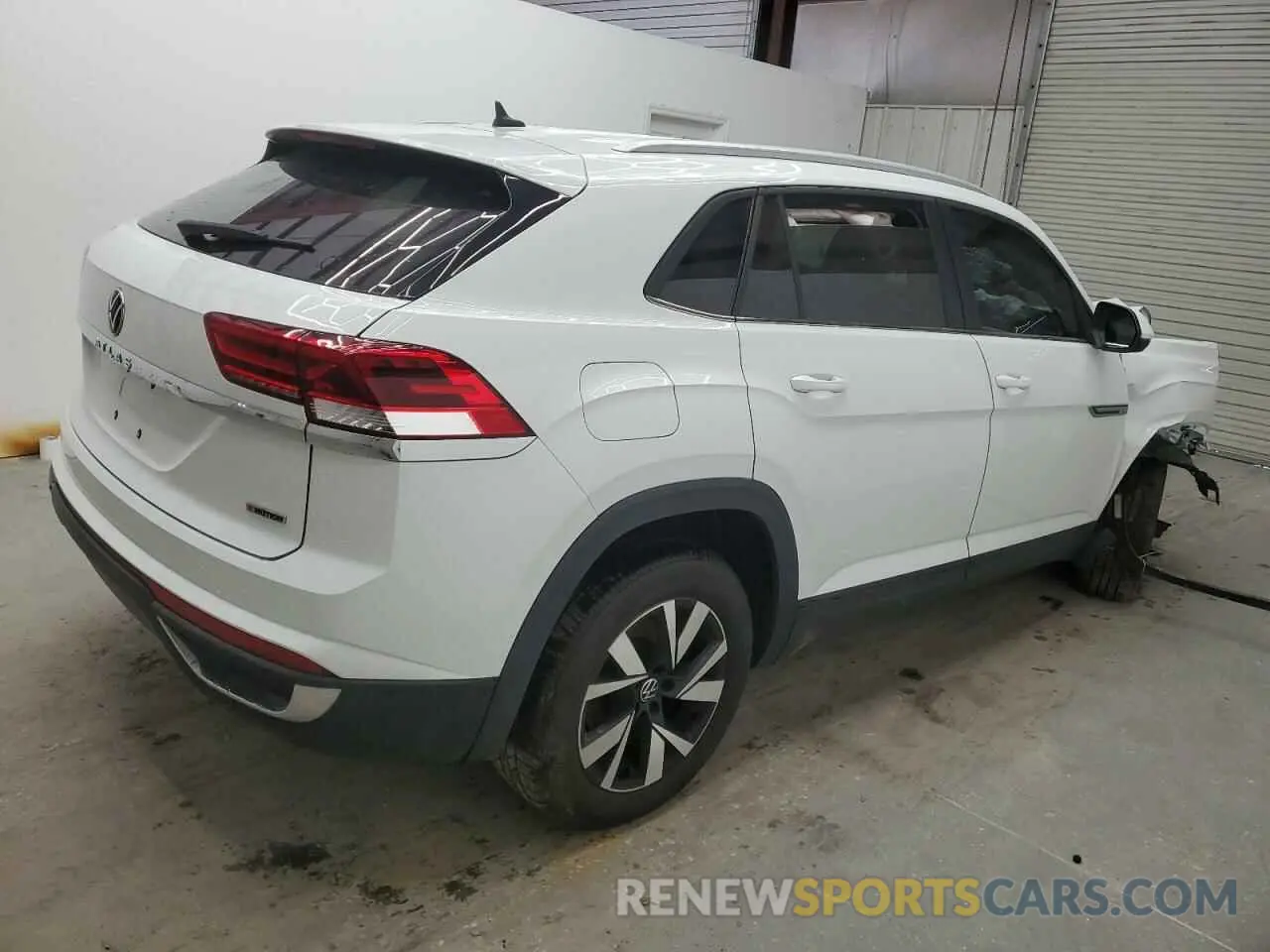 3 Photograph of a damaged car 1V2LC2CAXNC227494 VOLKSWAGEN ATLAS 2022