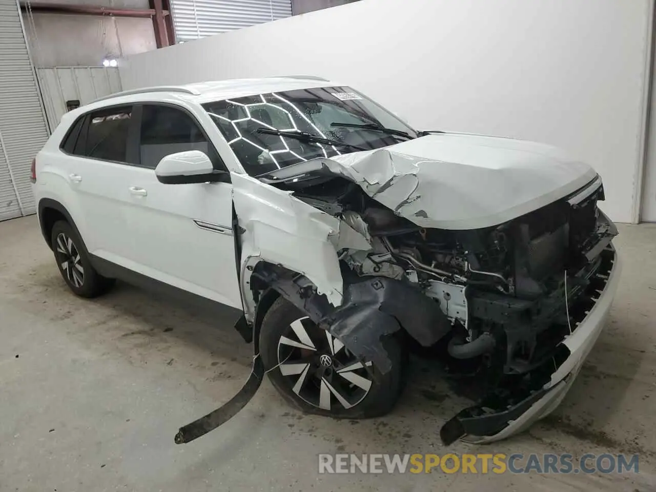 4 Photograph of a damaged car 1V2LC2CAXNC227494 VOLKSWAGEN ATLAS 2022