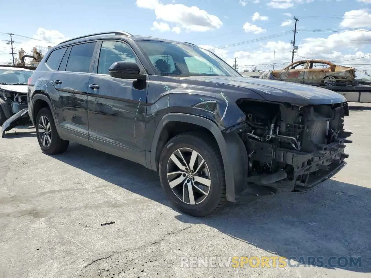 4 Photograph of a damaged car 1V2LP2CA3NC512168 VOLKSWAGEN ATLAS 2022