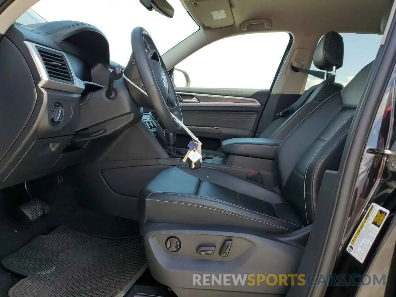 7 Photograph of a damaged car 1V2LP2CA3NC512168 VOLKSWAGEN ATLAS 2022