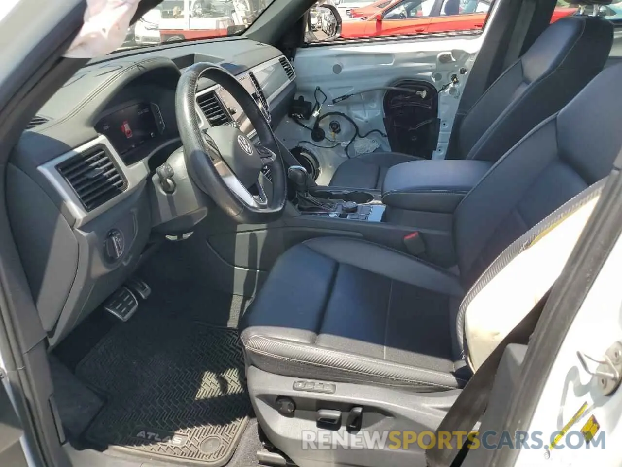 7 Photograph of a damaged car 1V2SC2CA4NC217331 VOLKSWAGEN ATLAS 2022