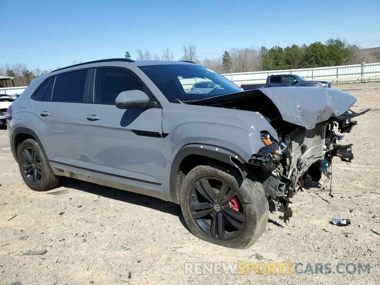 4 Photograph of a damaged car 1V2SE2CA0NC205901 VOLKSWAGEN ATLAS 2022