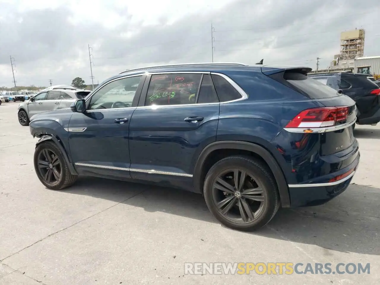 2 Photograph of a damaged car 1V2SE2CAXNC217098 VOLKSWAGEN ATLAS 2022