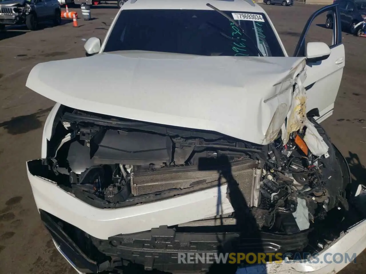 11 Photograph of a damaged car 1V2SE2CAXNC222396 VOLKSWAGEN ATLAS 2022