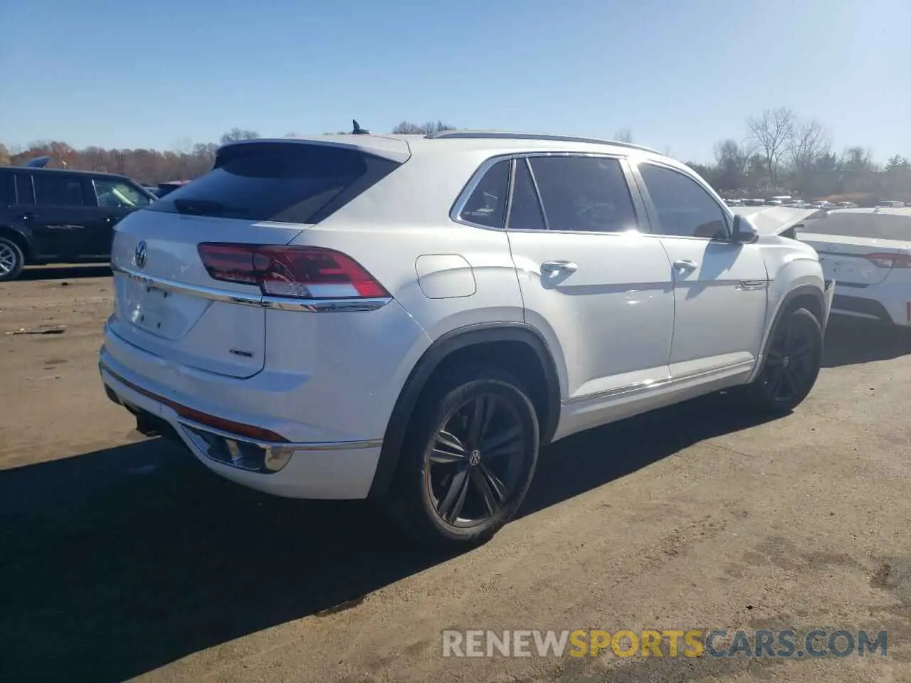 3 Photograph of a damaged car 1V2SE2CAXNC222396 VOLKSWAGEN ATLAS 2022