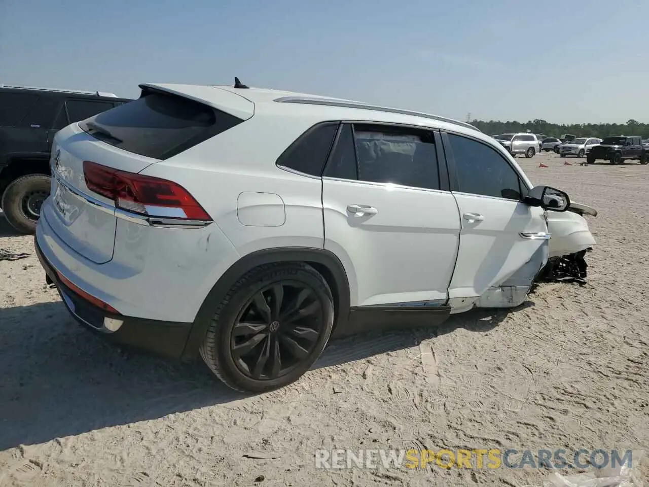 3 Photograph of a damaged car 1V2WE2CA2NC205111 VOLKSWAGEN ATLAS 2022