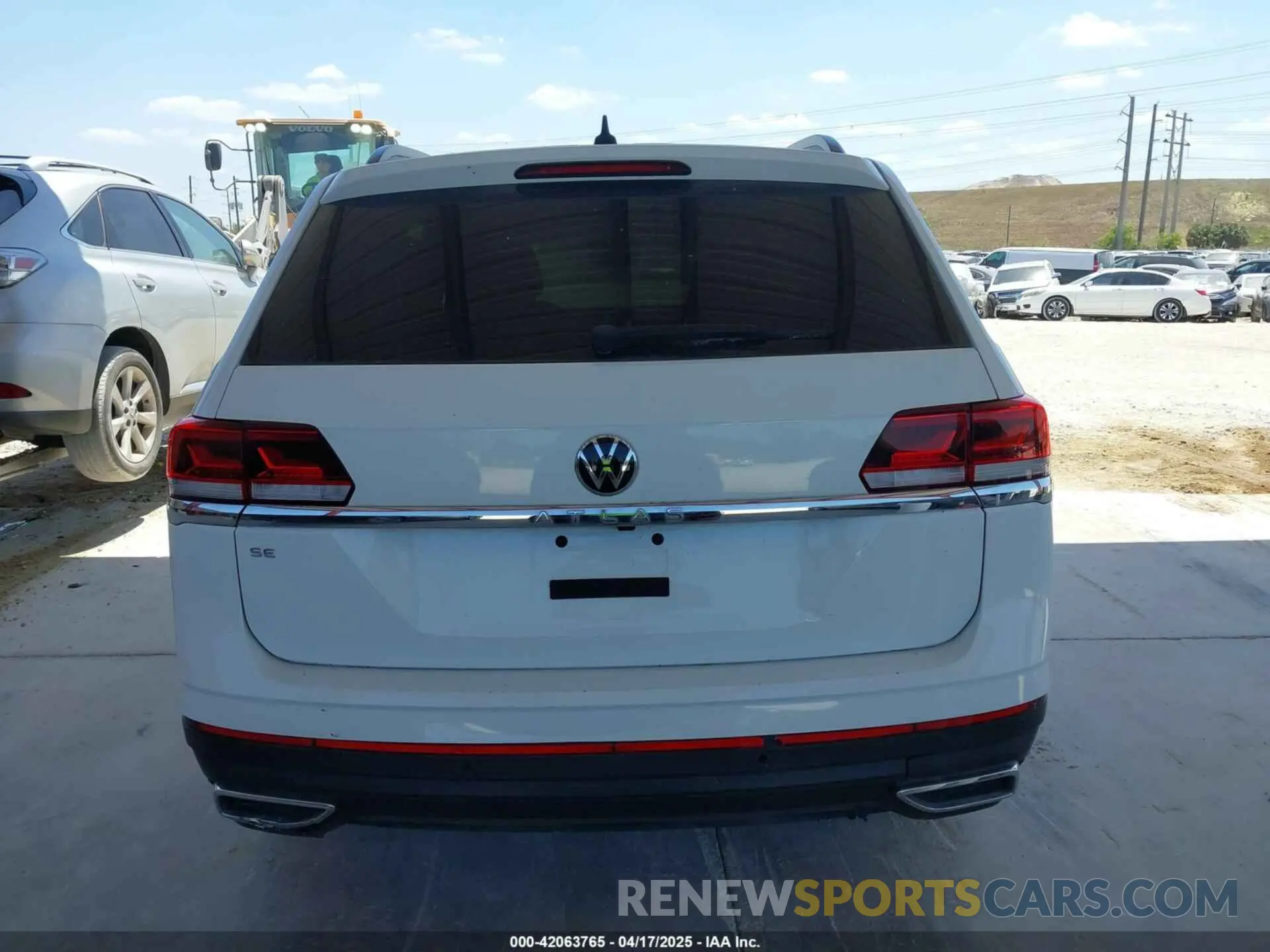 16 Photograph of a damaged car 1V2WP2CA0NC552690 VOLKSWAGEN ATLAS 2022